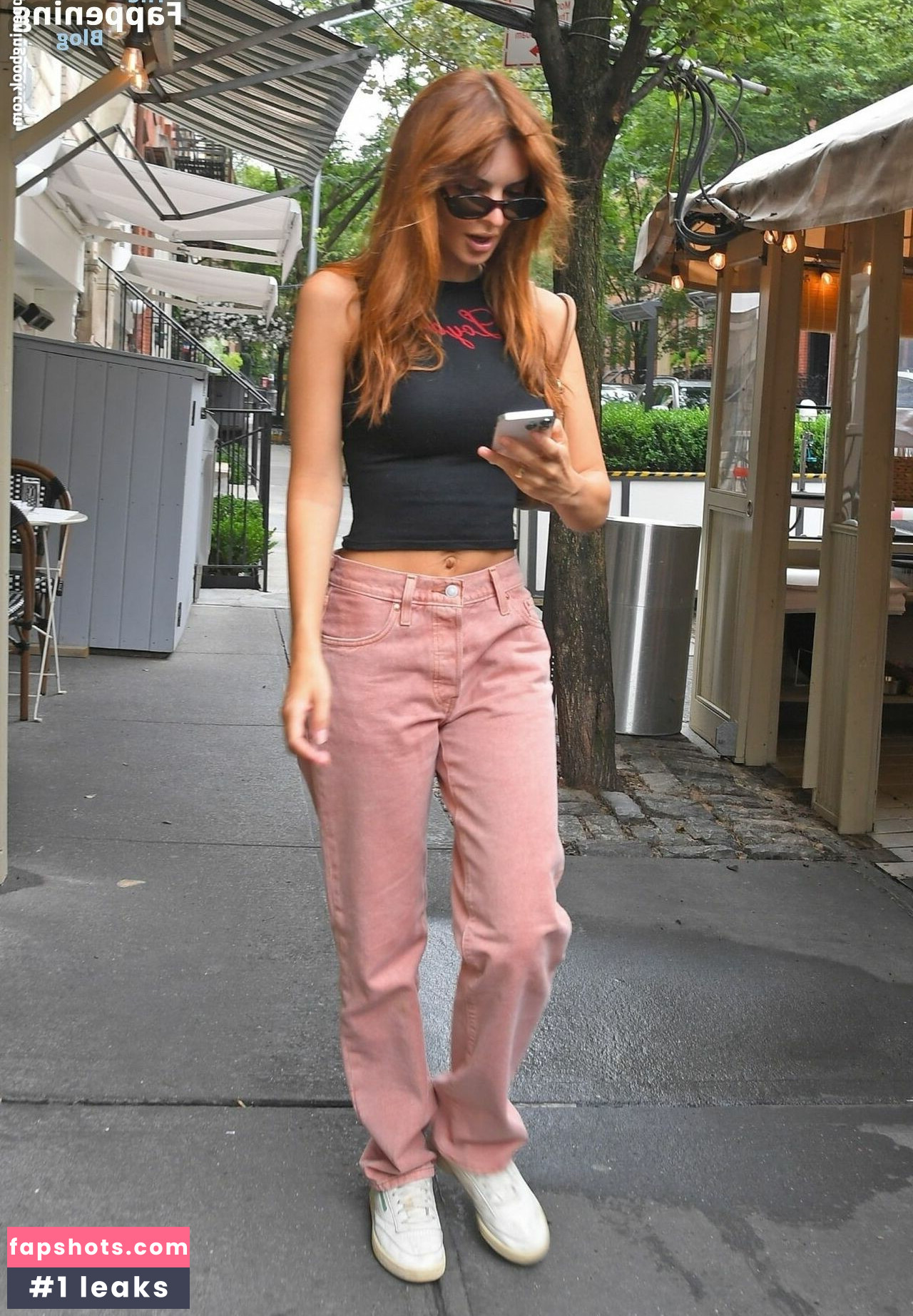 Emily Ratajkowski gallery photo #4072