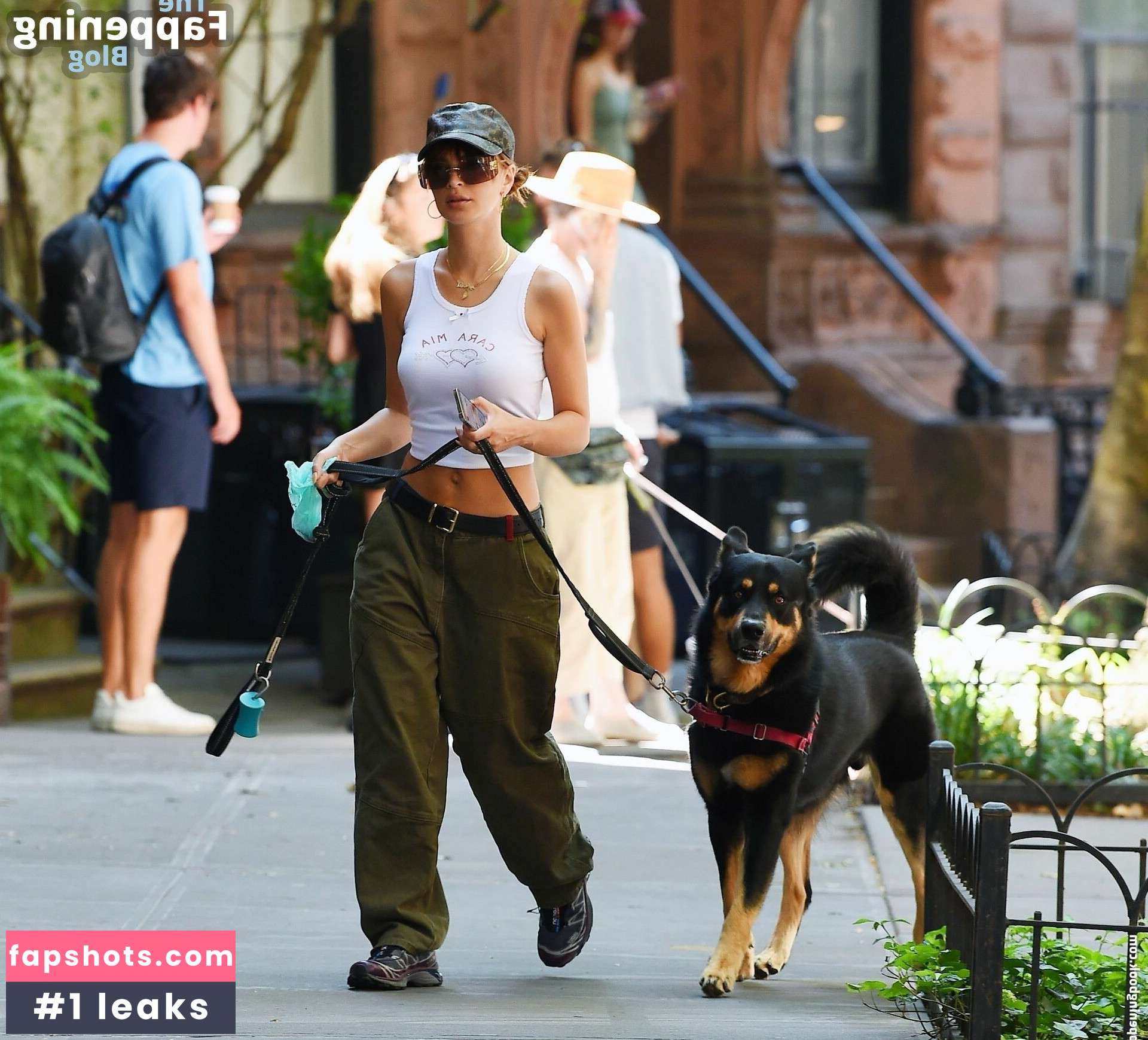 Emily Ratajkowski gallery photo #4198