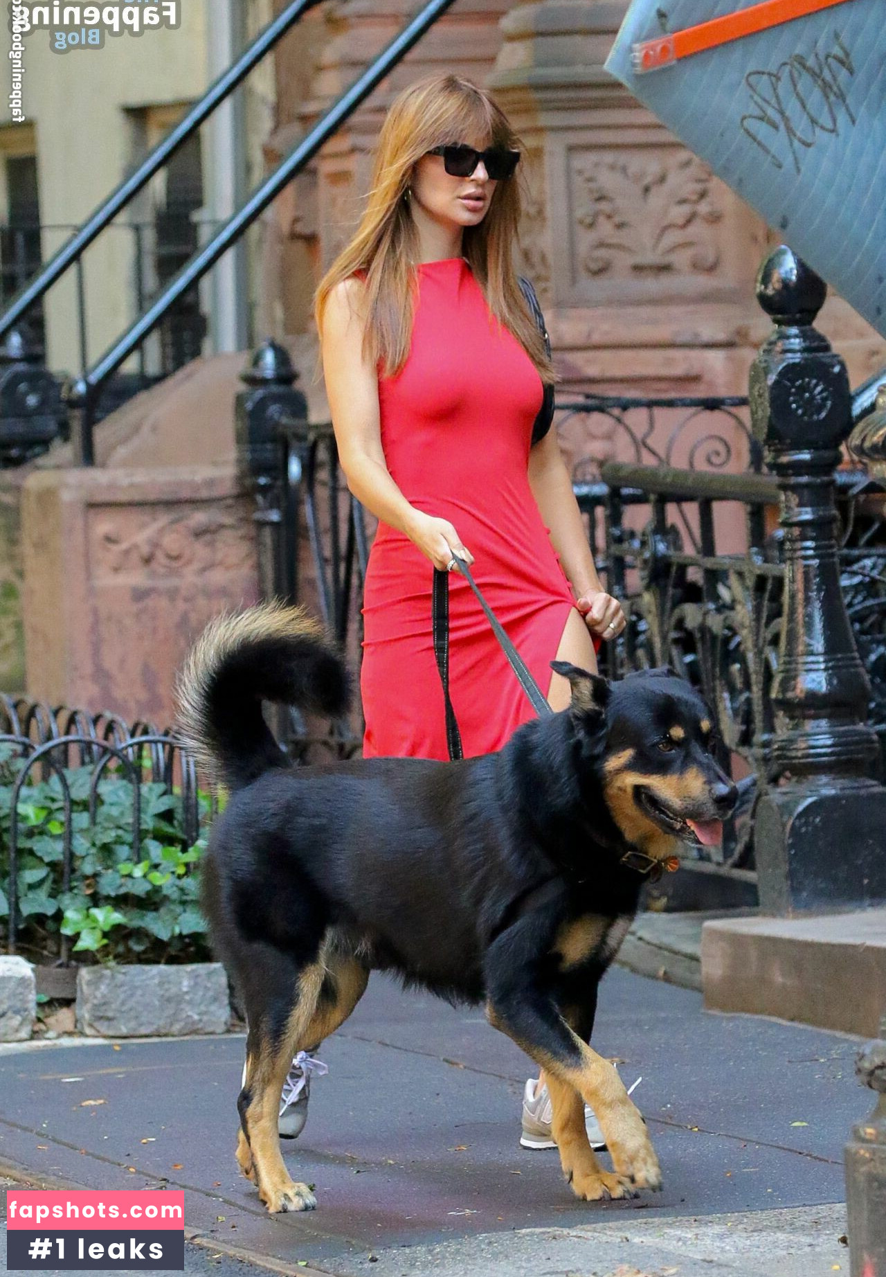 Emily Ratajkowski gallery photo #4435