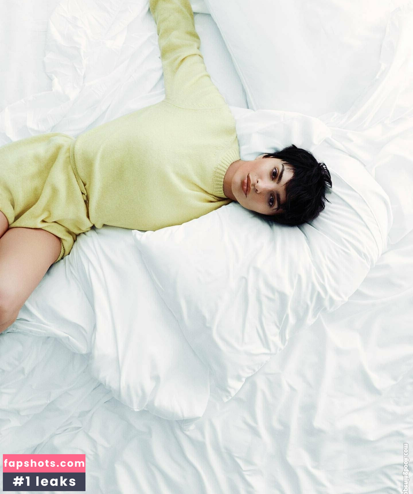 Emily Ratajkowski gallery photo #4526