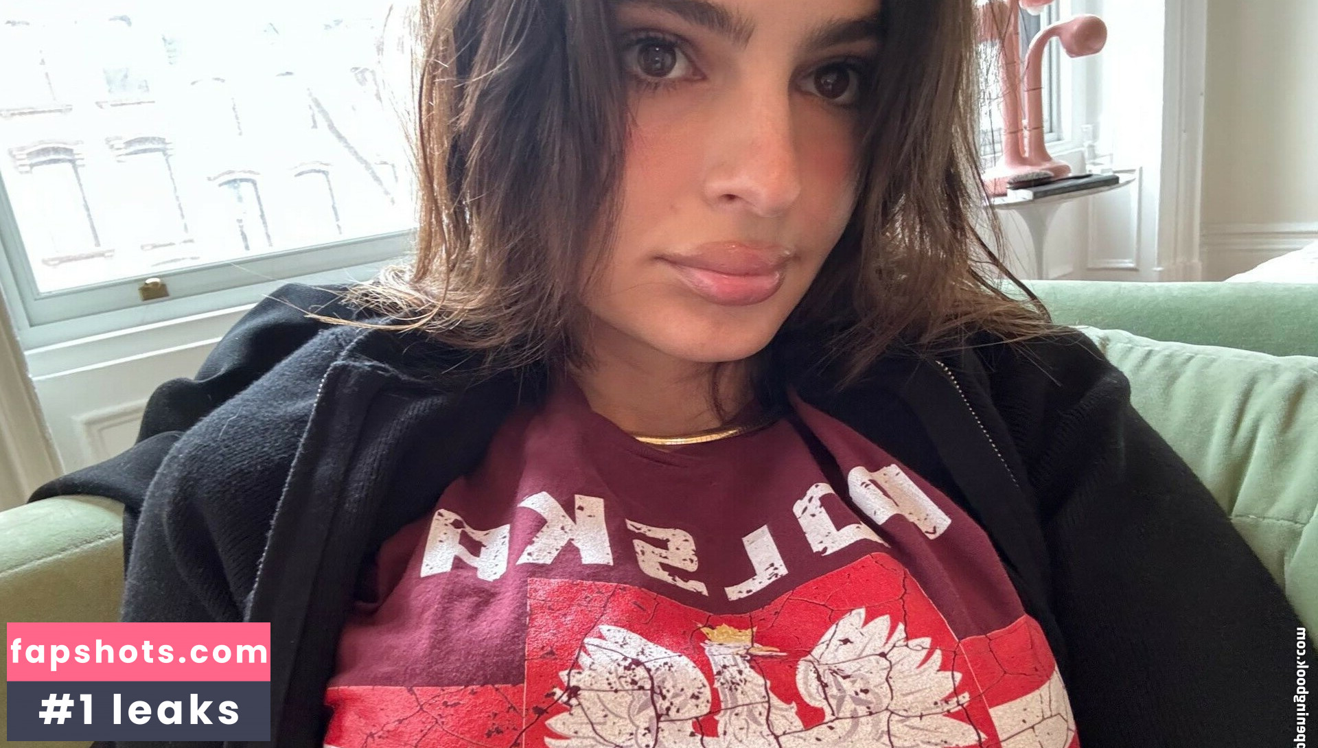 Emily Ratajkowski gallery photo #454