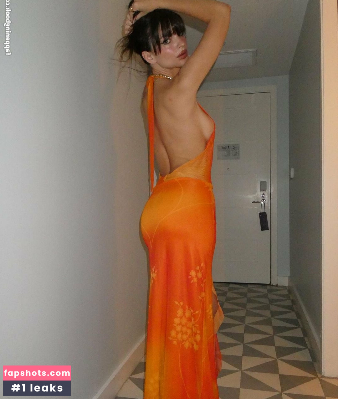 Emily Ratajkowski gallery photo #4644