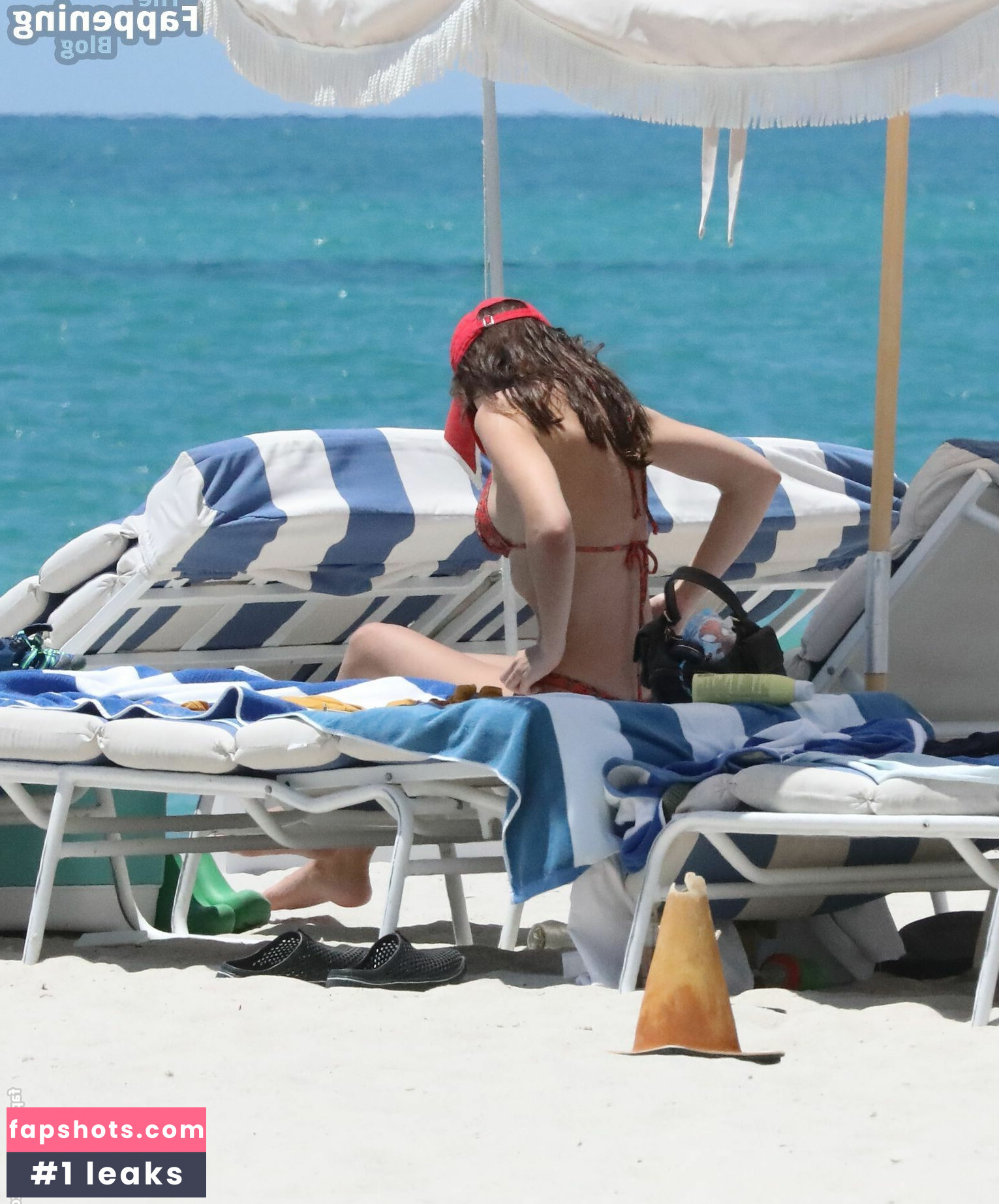 Emily Ratajkowski gallery photo #4650