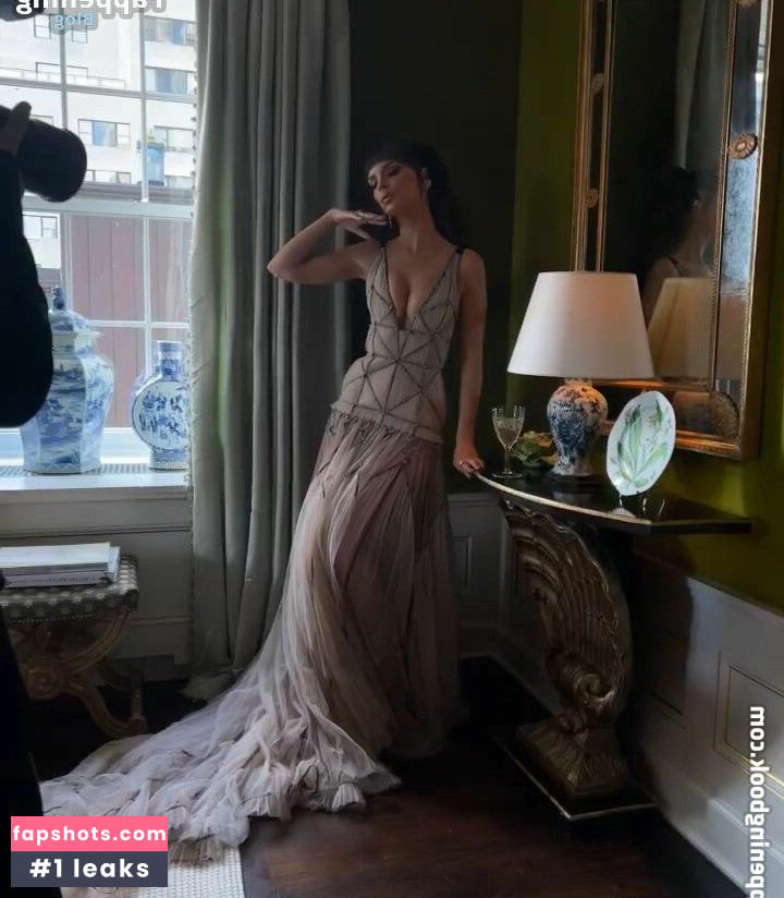 Emily Ratajkowski gallery photo #4660