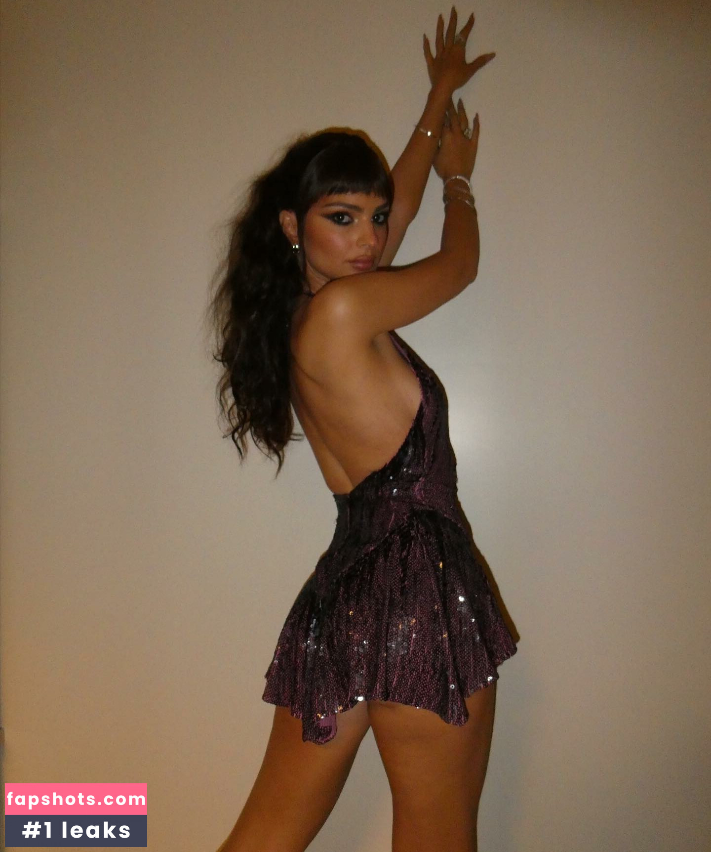 Emily Ratajkowski gallery photo #4663