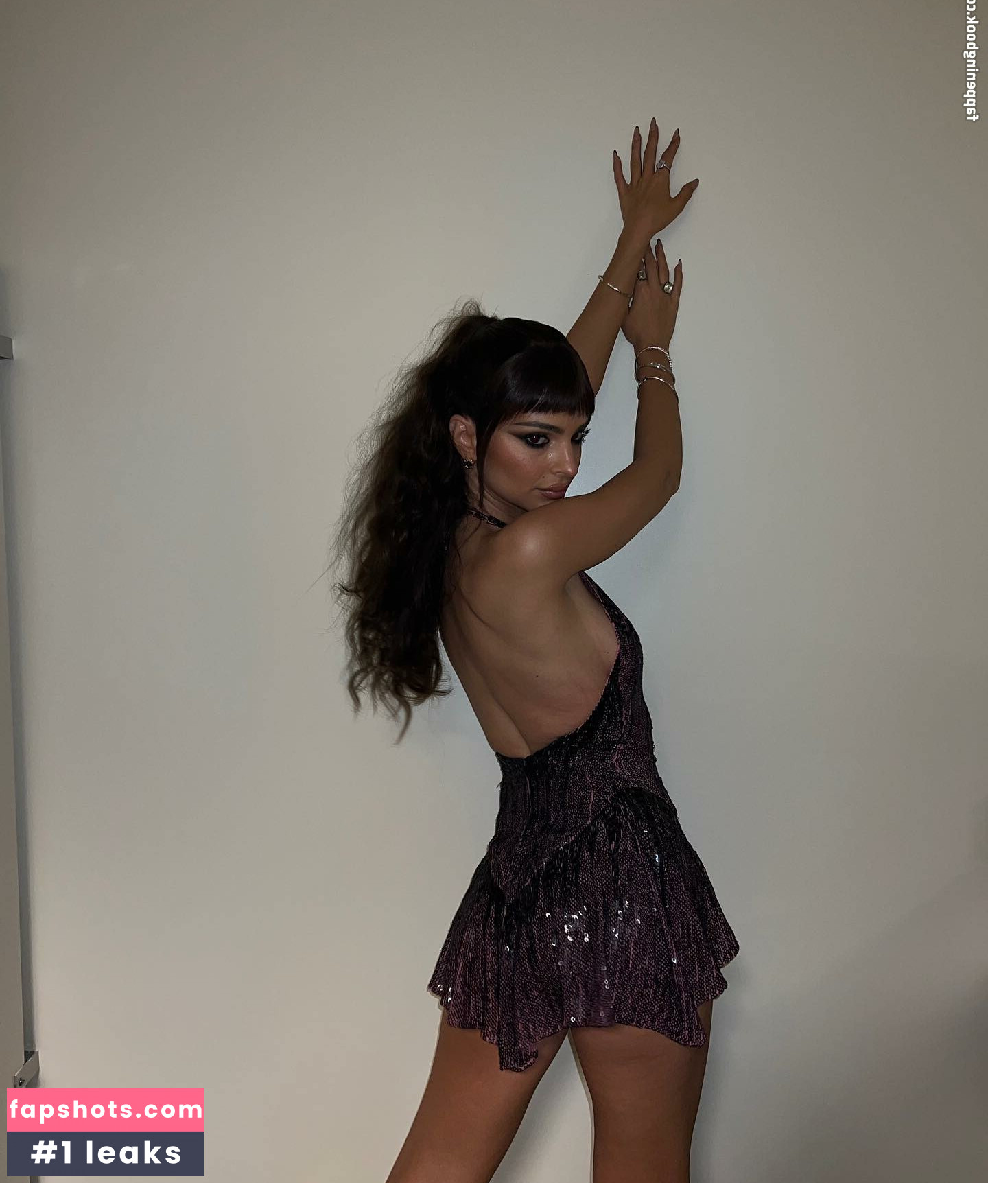 Emily Ratajkowski gallery photo #4665