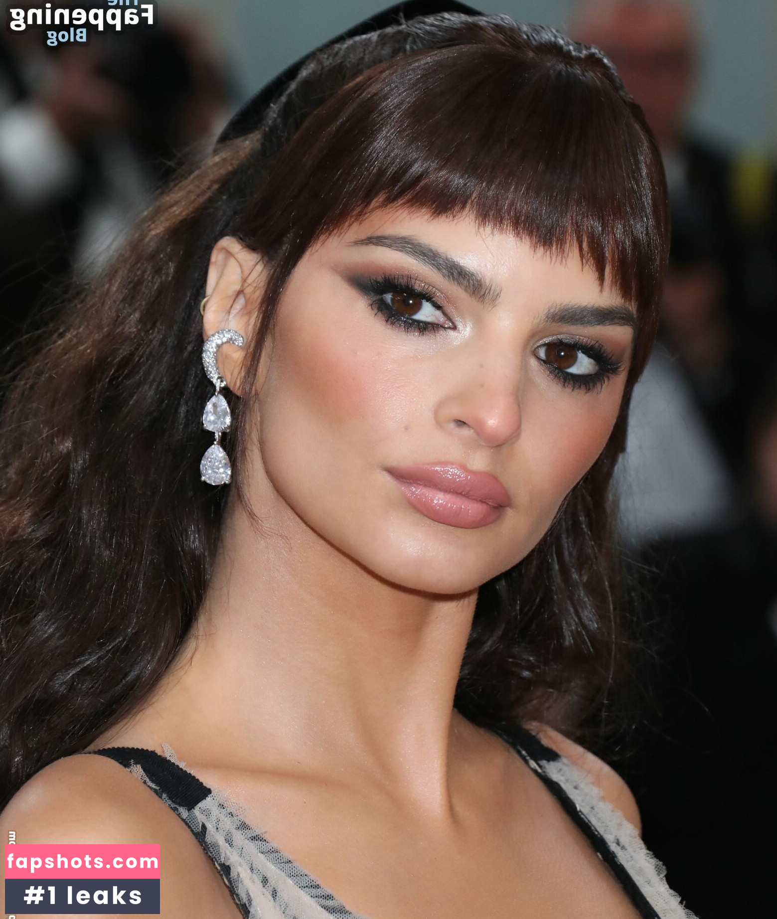 Emily Ratajkowski gallery photo #4670