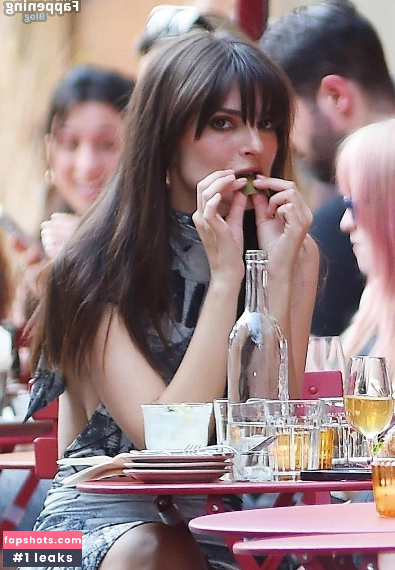 Emily Ratajkowski gallery photo #4728