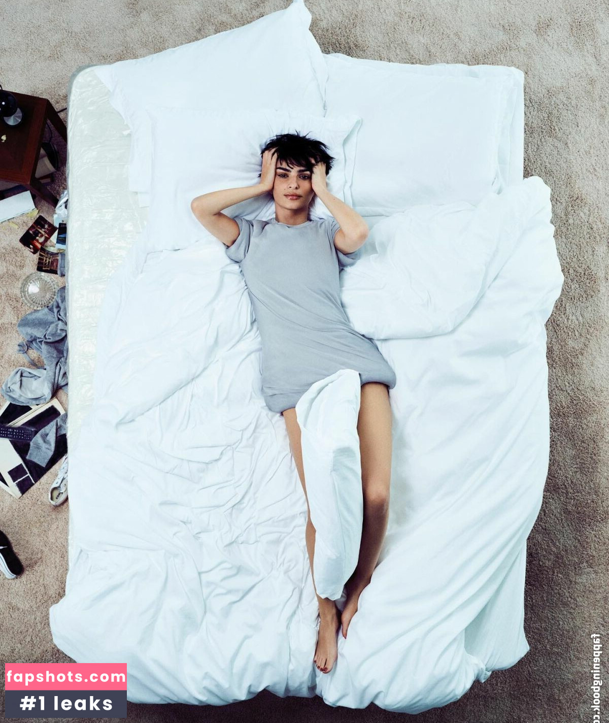 Emily Ratajkowski gallery photo #4732