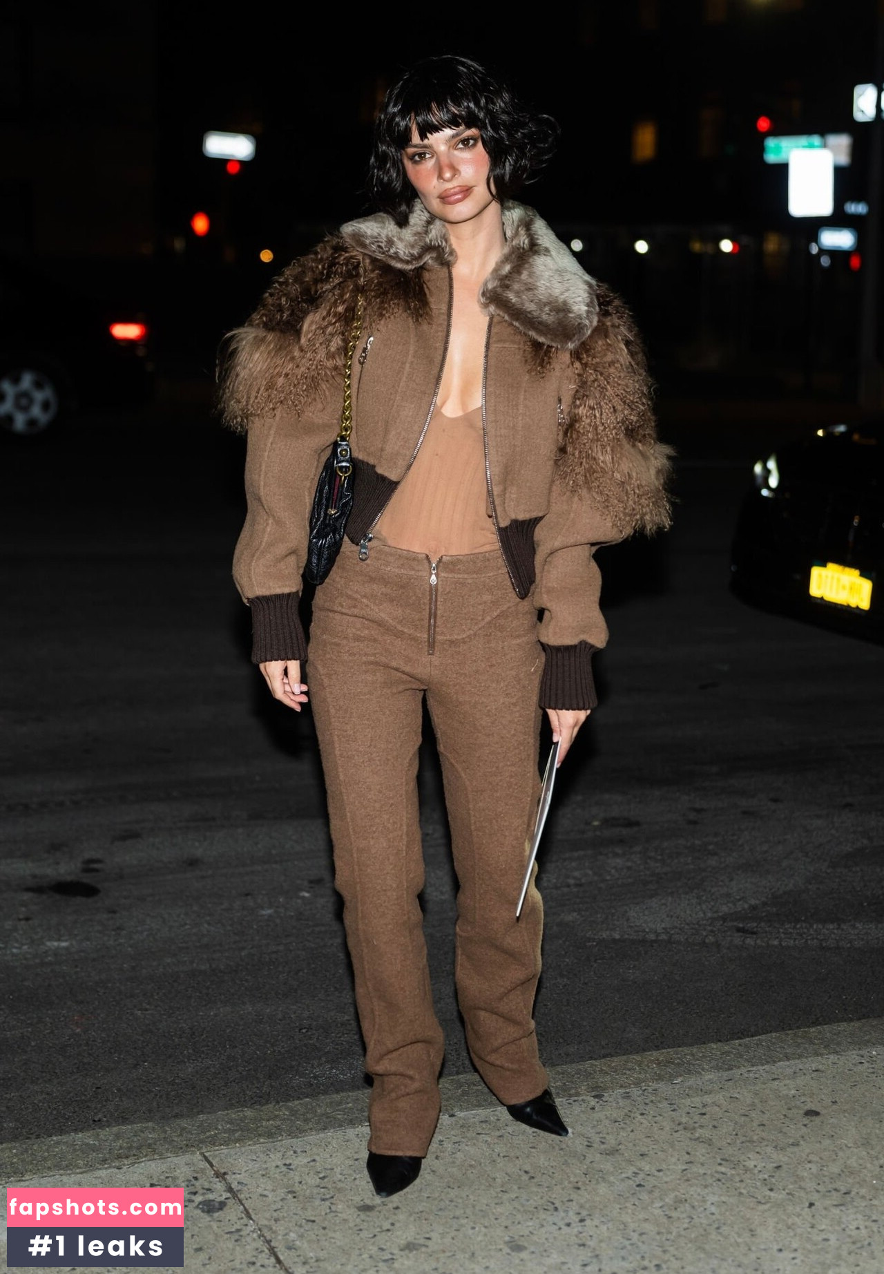 Emily Ratajkowski gallery photo #4758