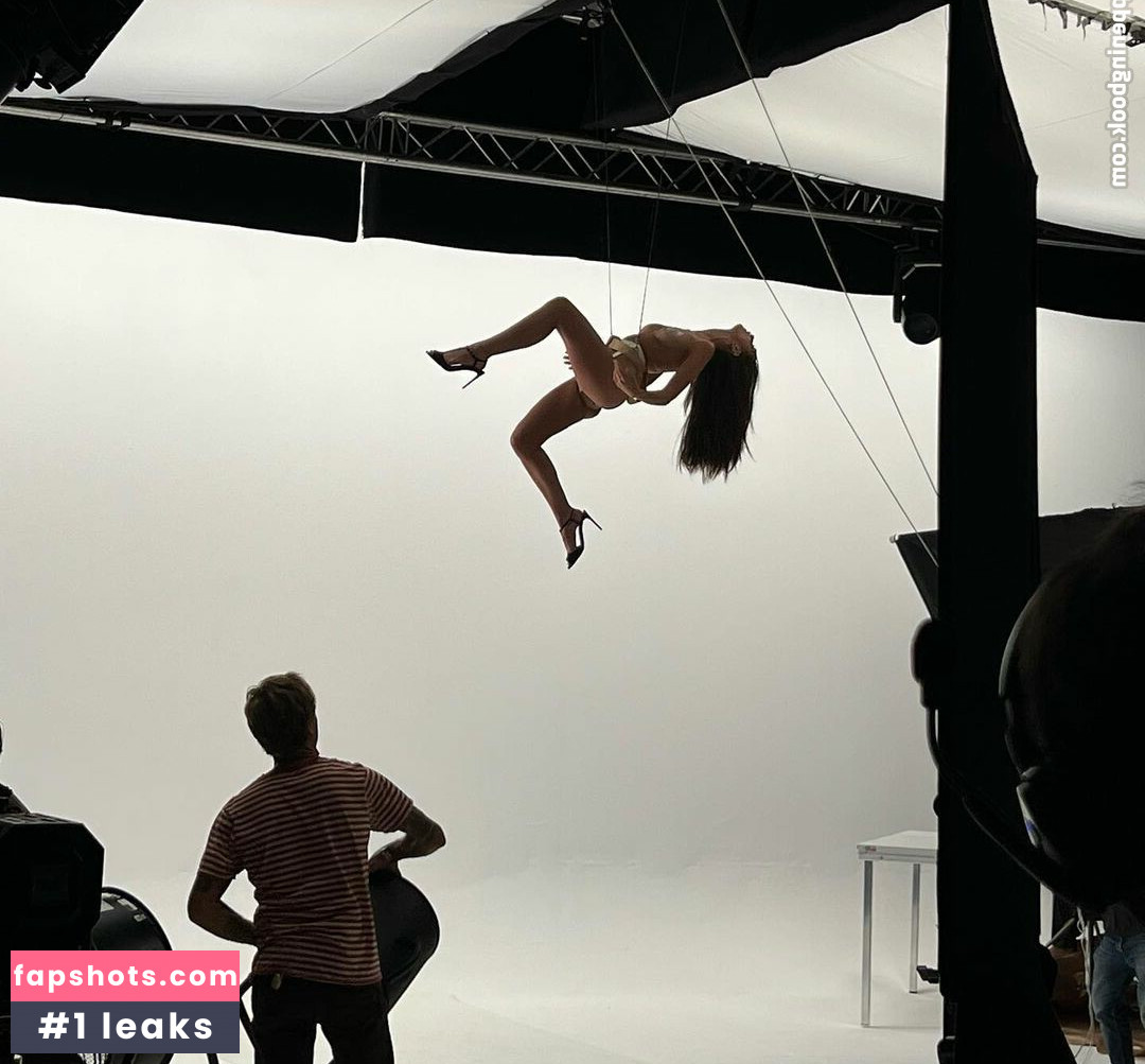 Emily Ratajkowski gallery photo #4806