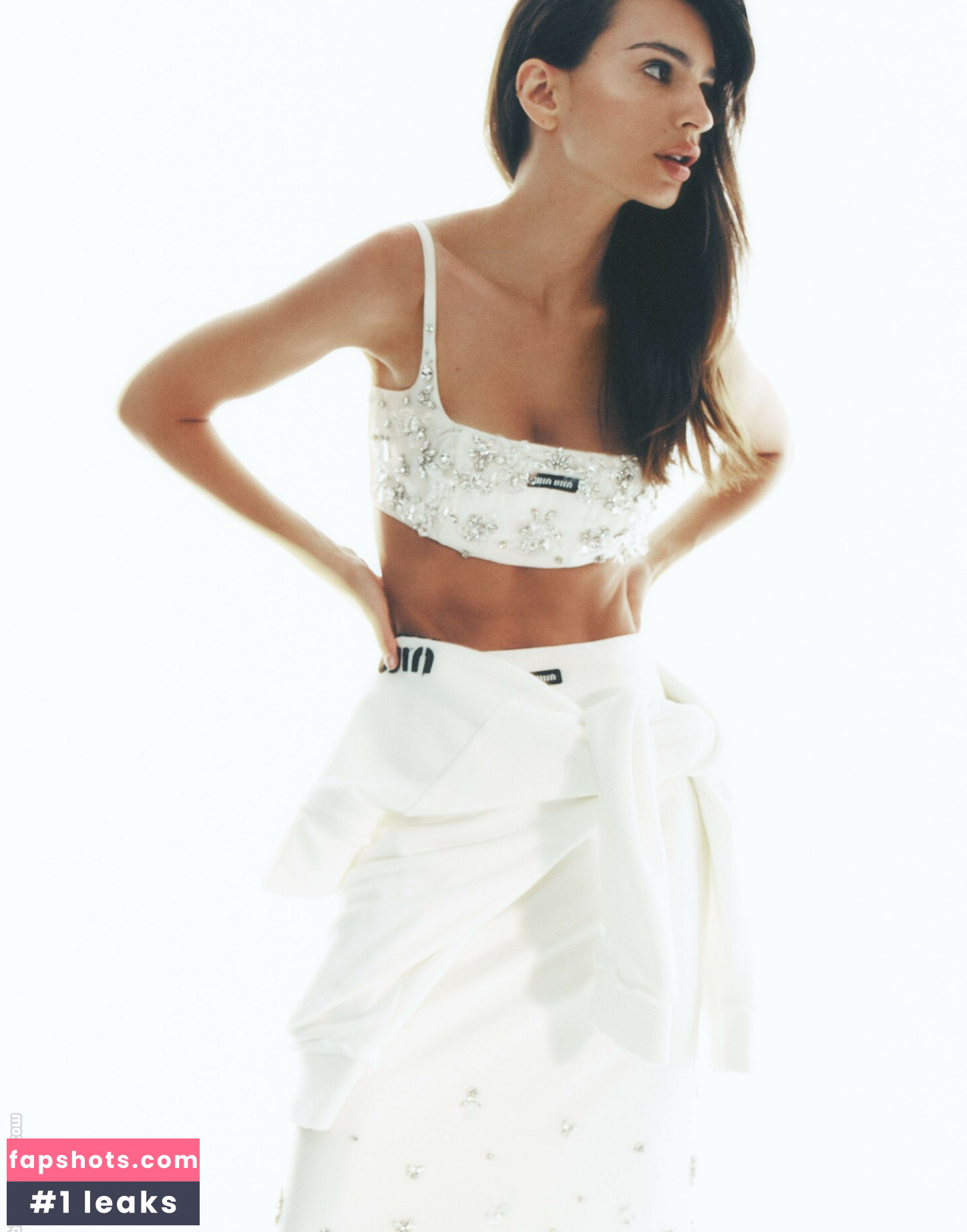 Emily Ratajkowski gallery photo #4849