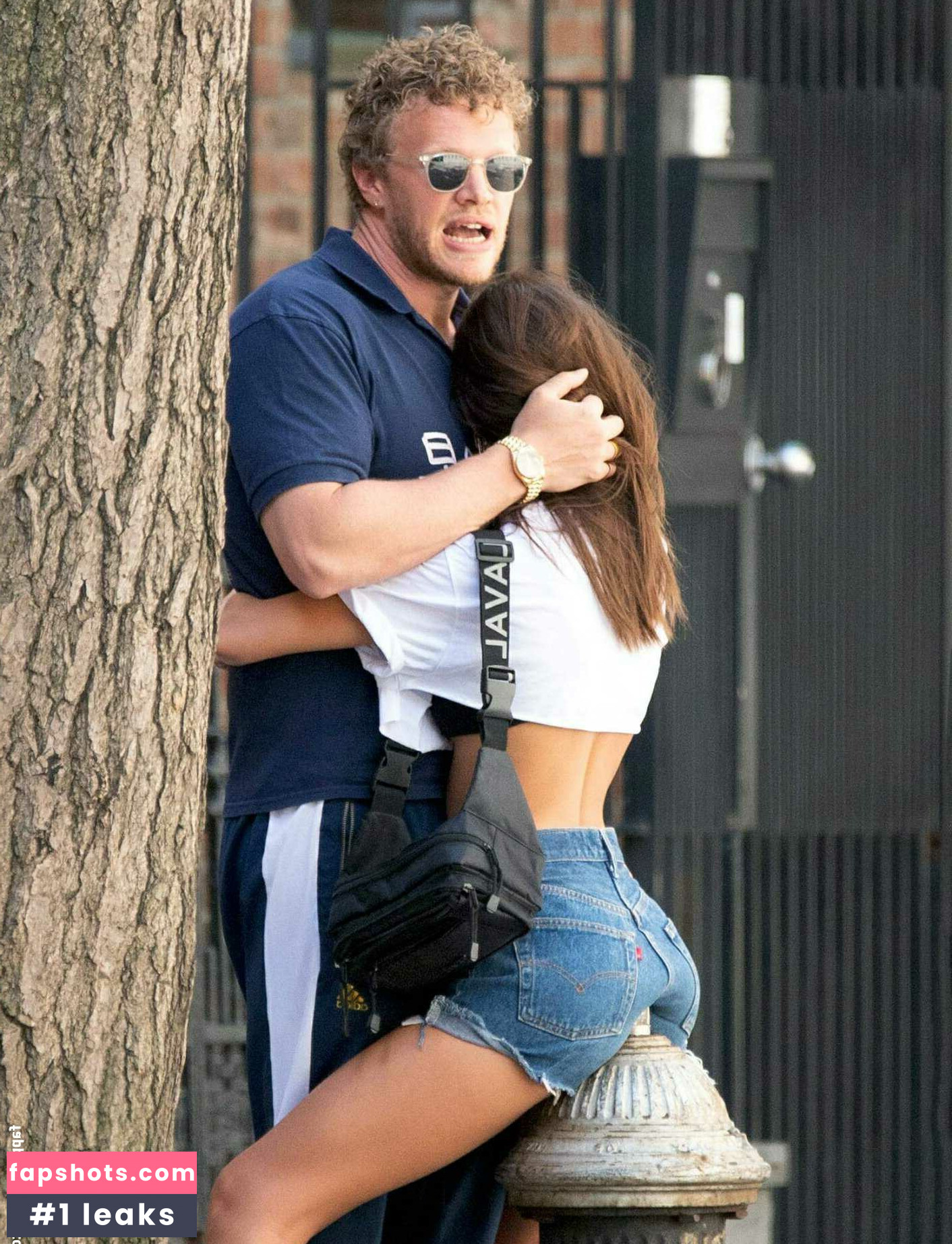 Emily Ratajkowski gallery photo #4857