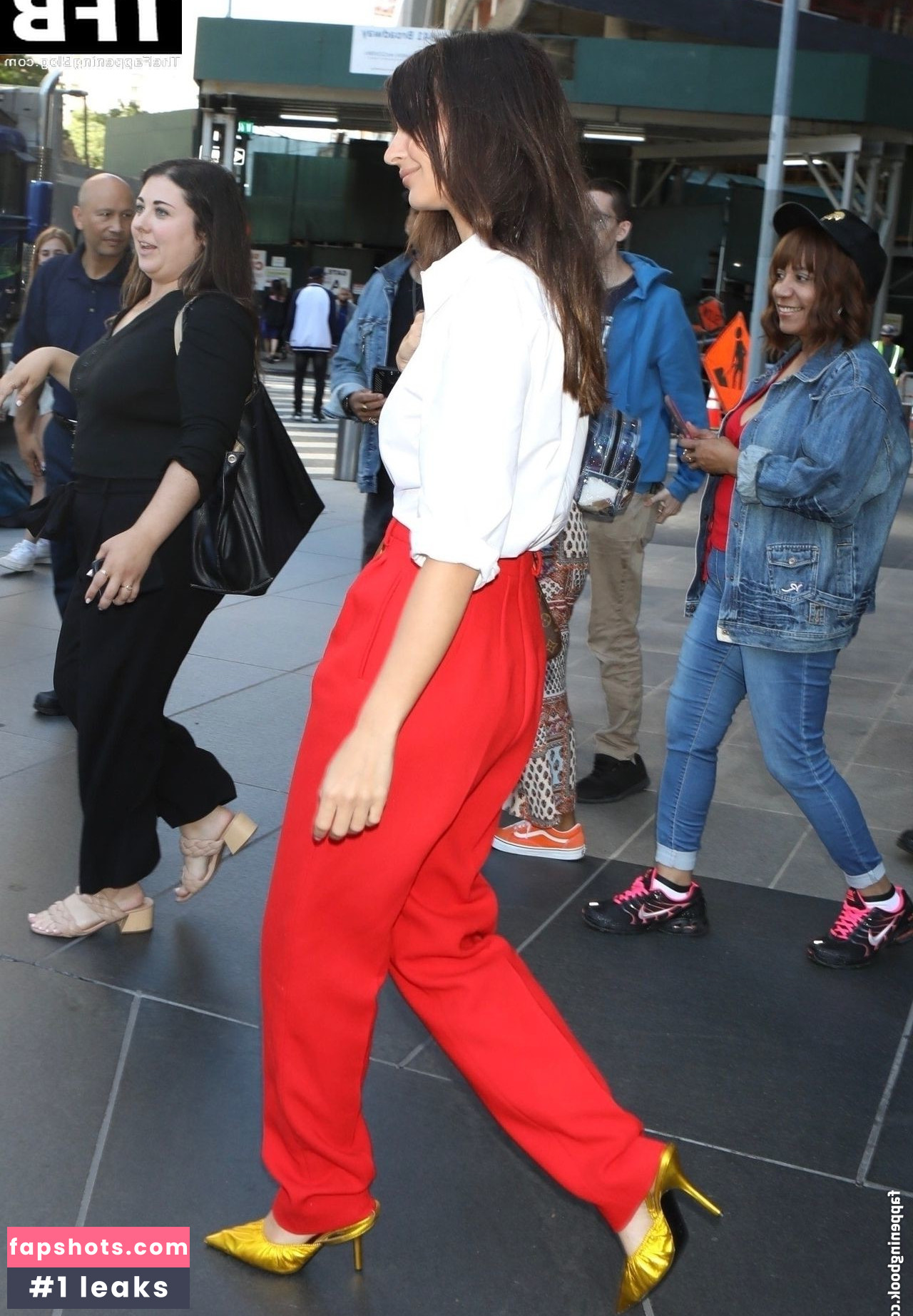 Emily Ratajkowski gallery photo #4884