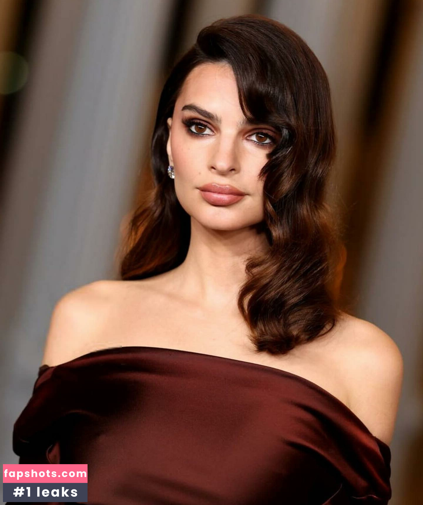 Emily Ratajkowski gallery photo #491