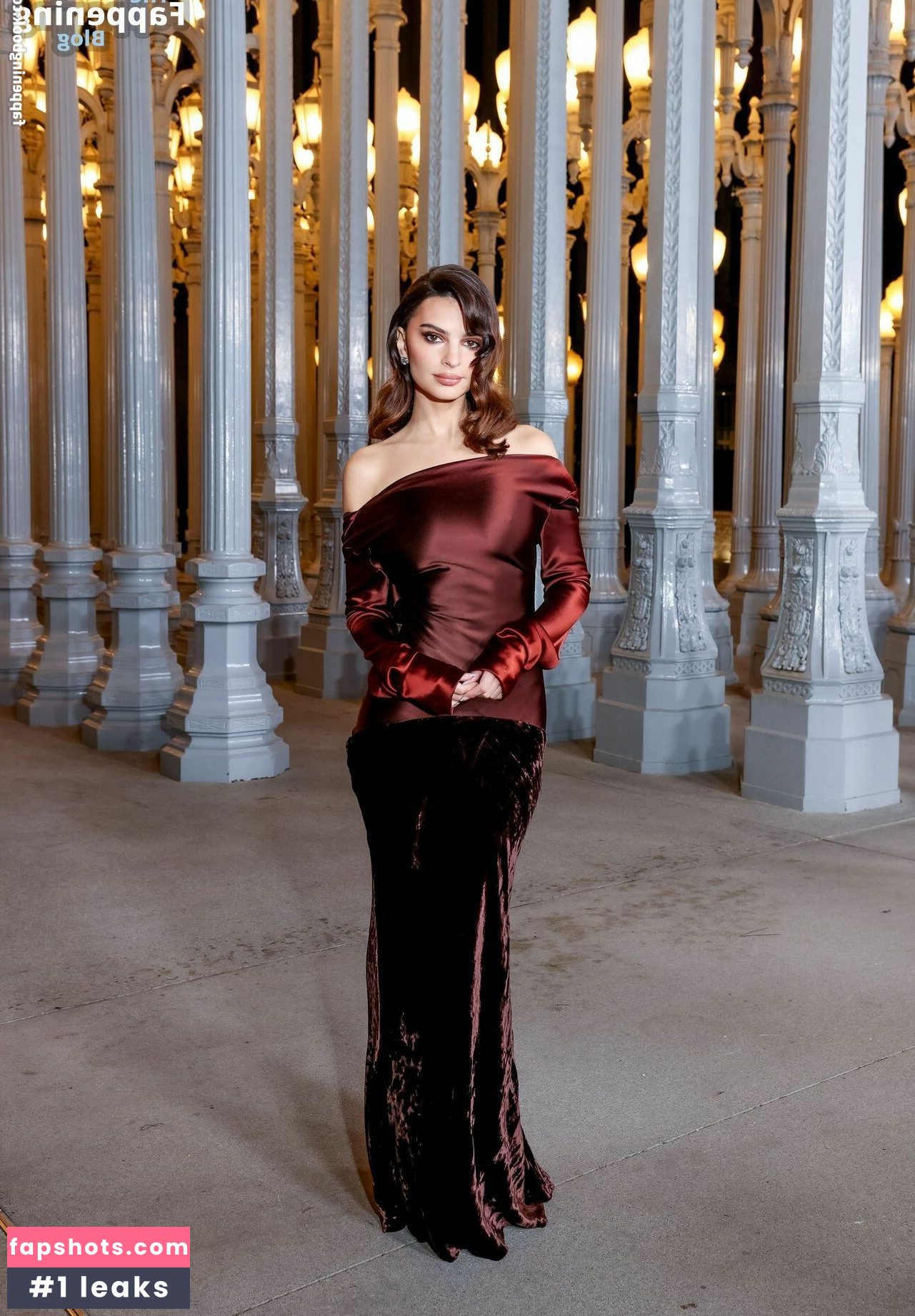 Emily Ratajkowski gallery photo #497