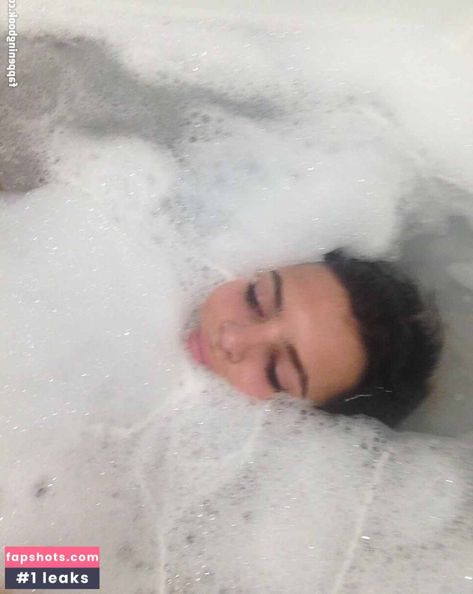 Emily Ratajkowski gallery photo #4962