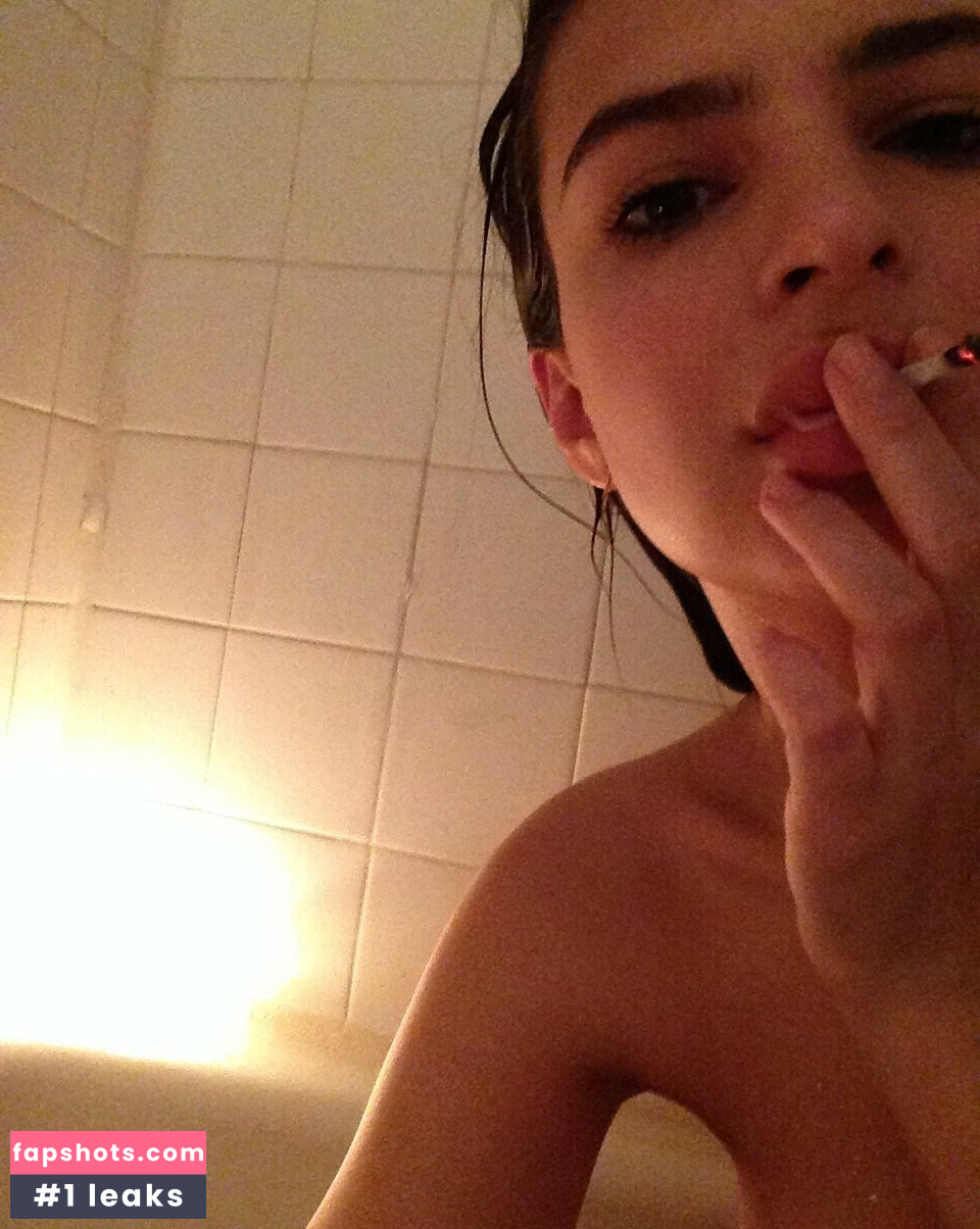 Emily Ratajkowski gallery photo #4963