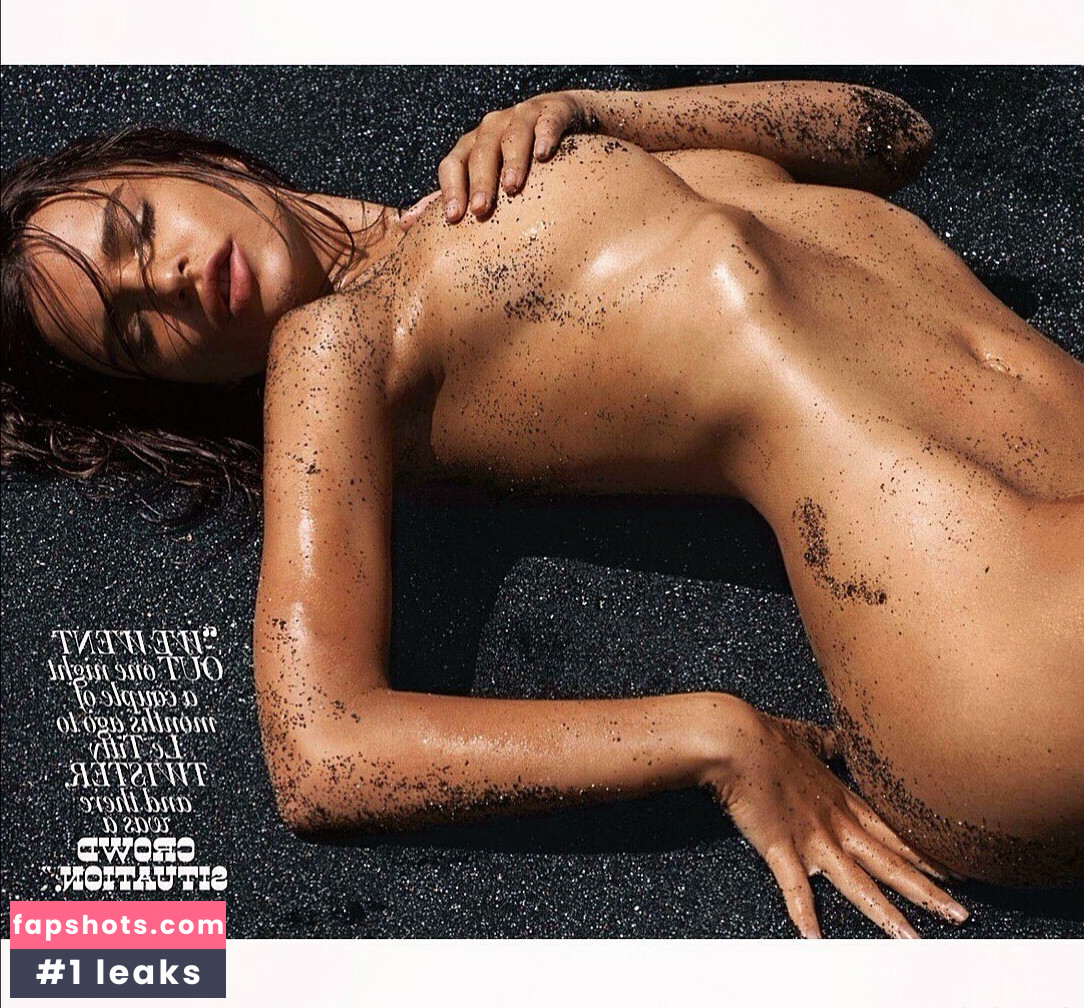 Emily Ratajkowski gallery photo #4966