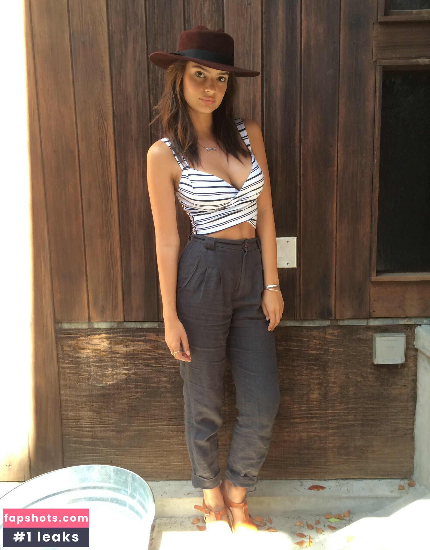 Emily Ratajkowski gallery photo #4970