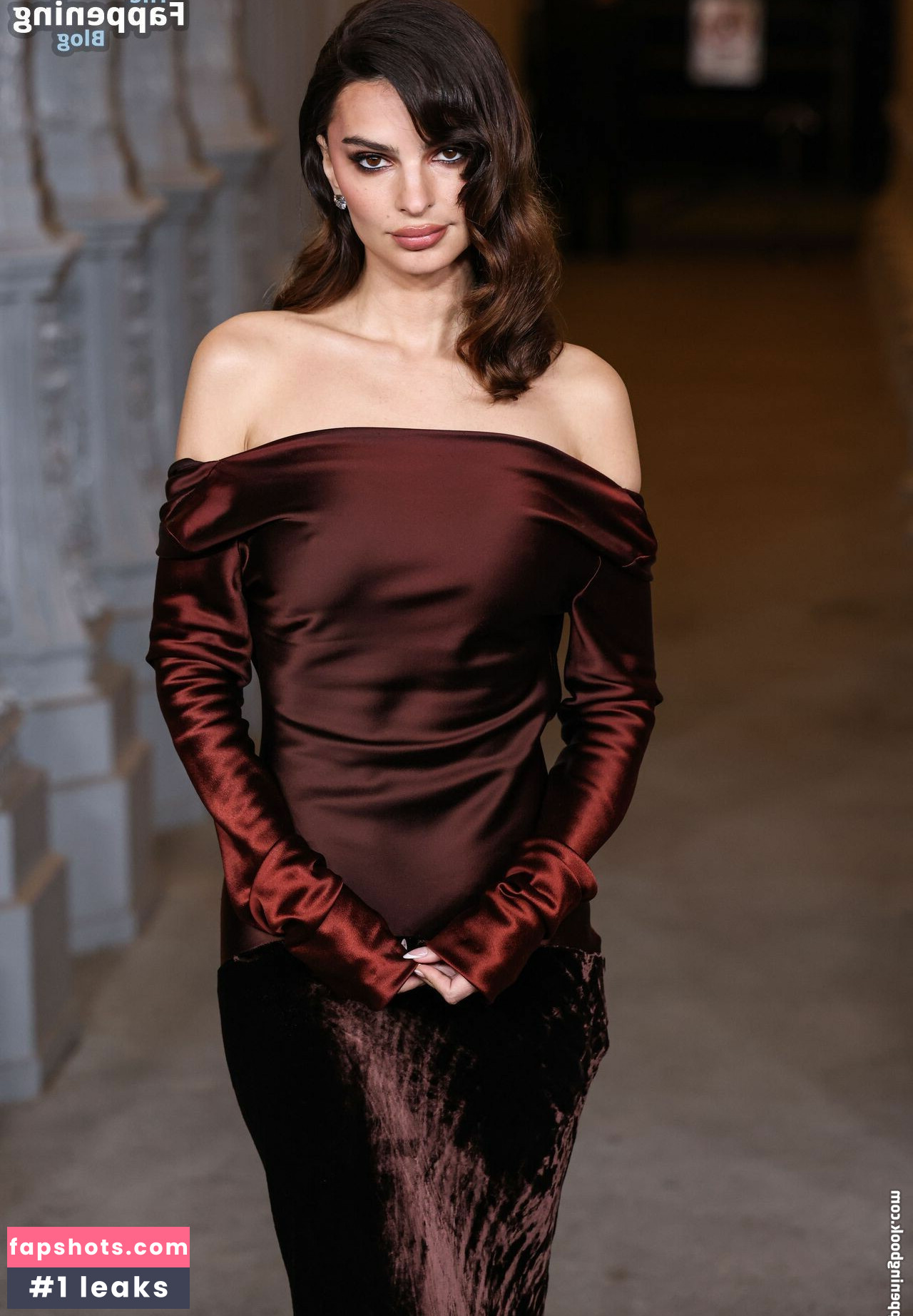 Emily Ratajkowski gallery photo #499