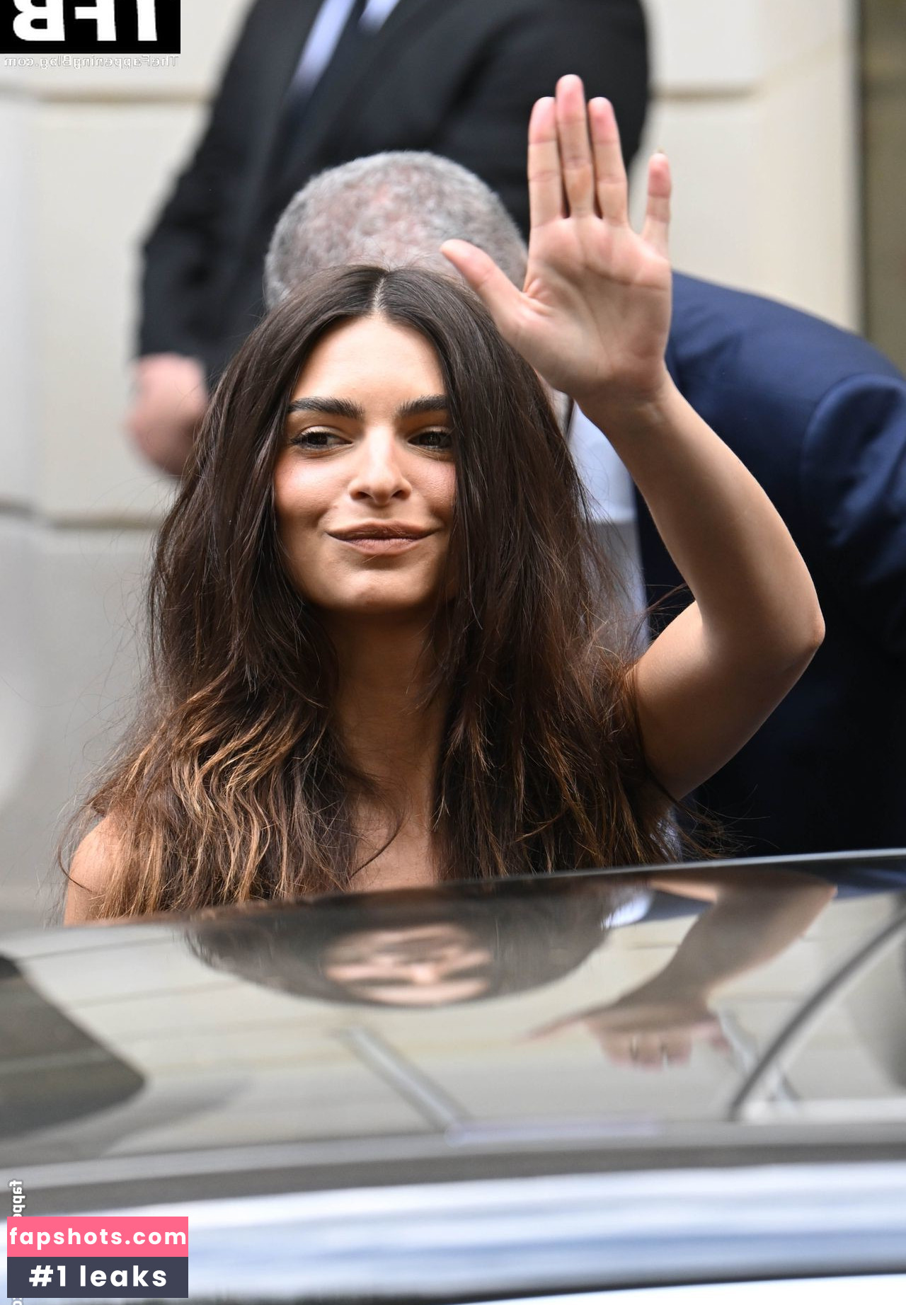 Emily Ratajkowski gallery photo #4981