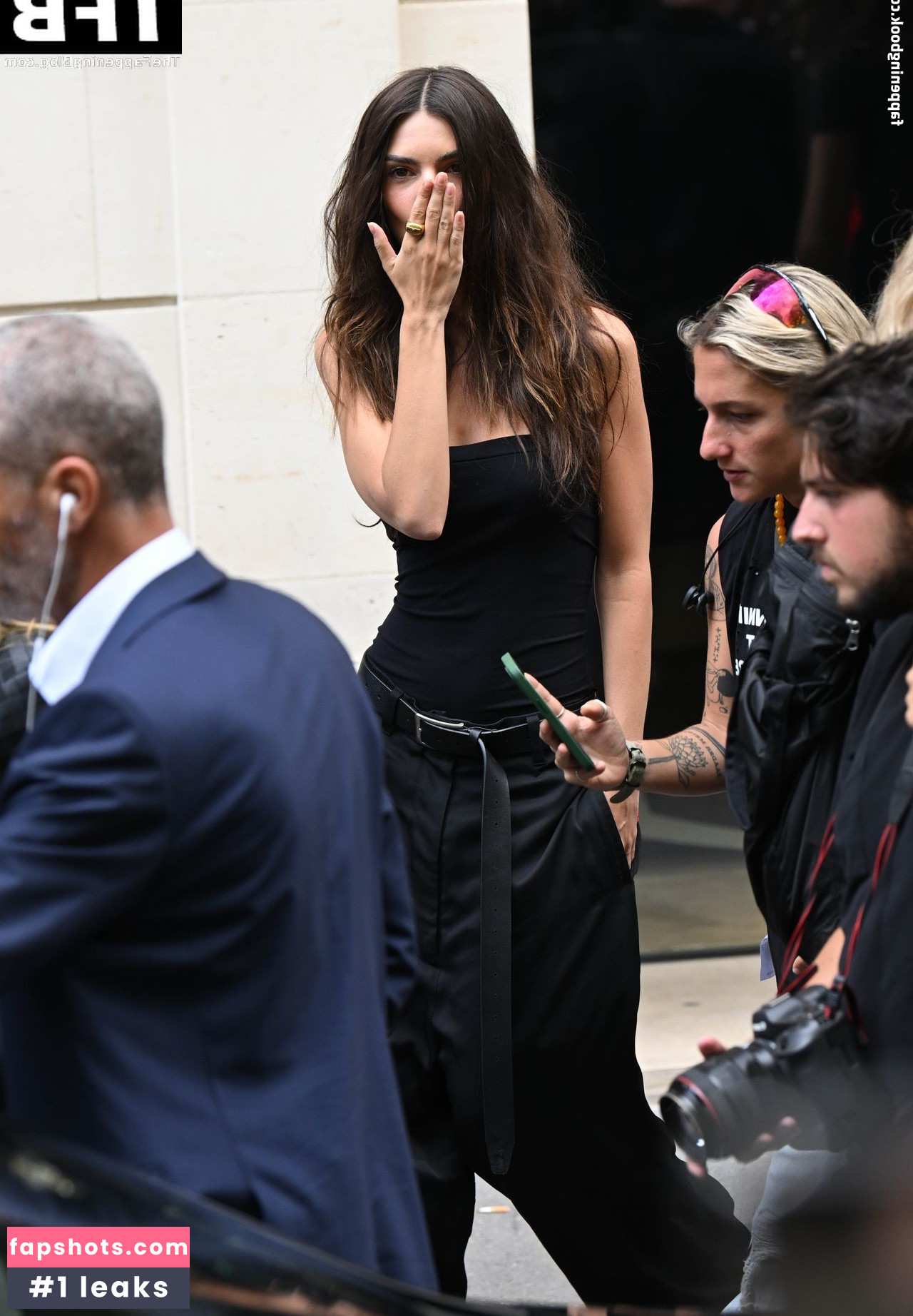 Emily Ratajkowski gallery photo #4985