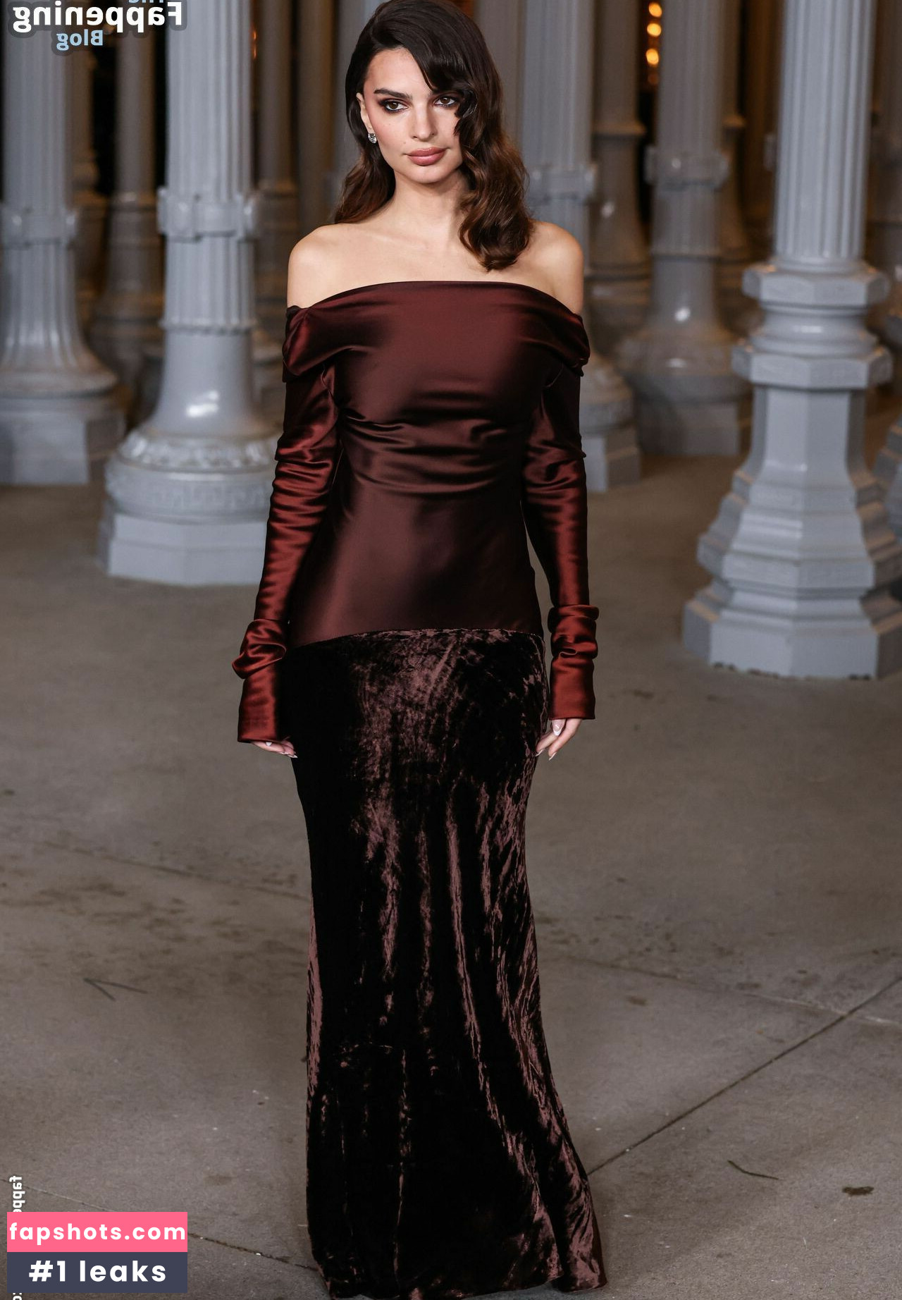 Emily Ratajkowski gallery photo #502