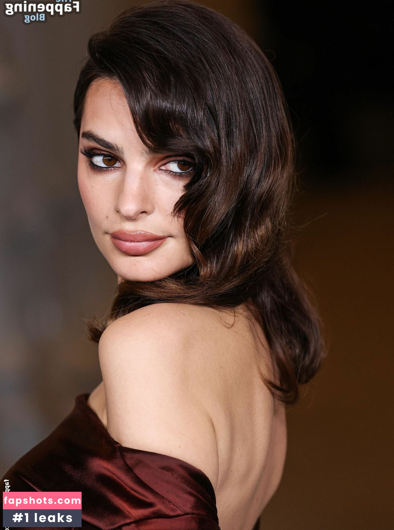 Emily Ratajkowski gallery photo #508