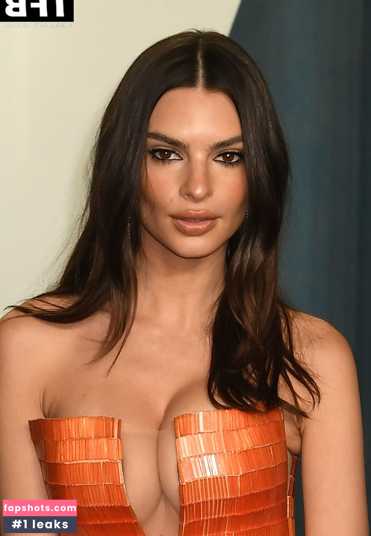 Emily Ratajkowski gallery photo #5104