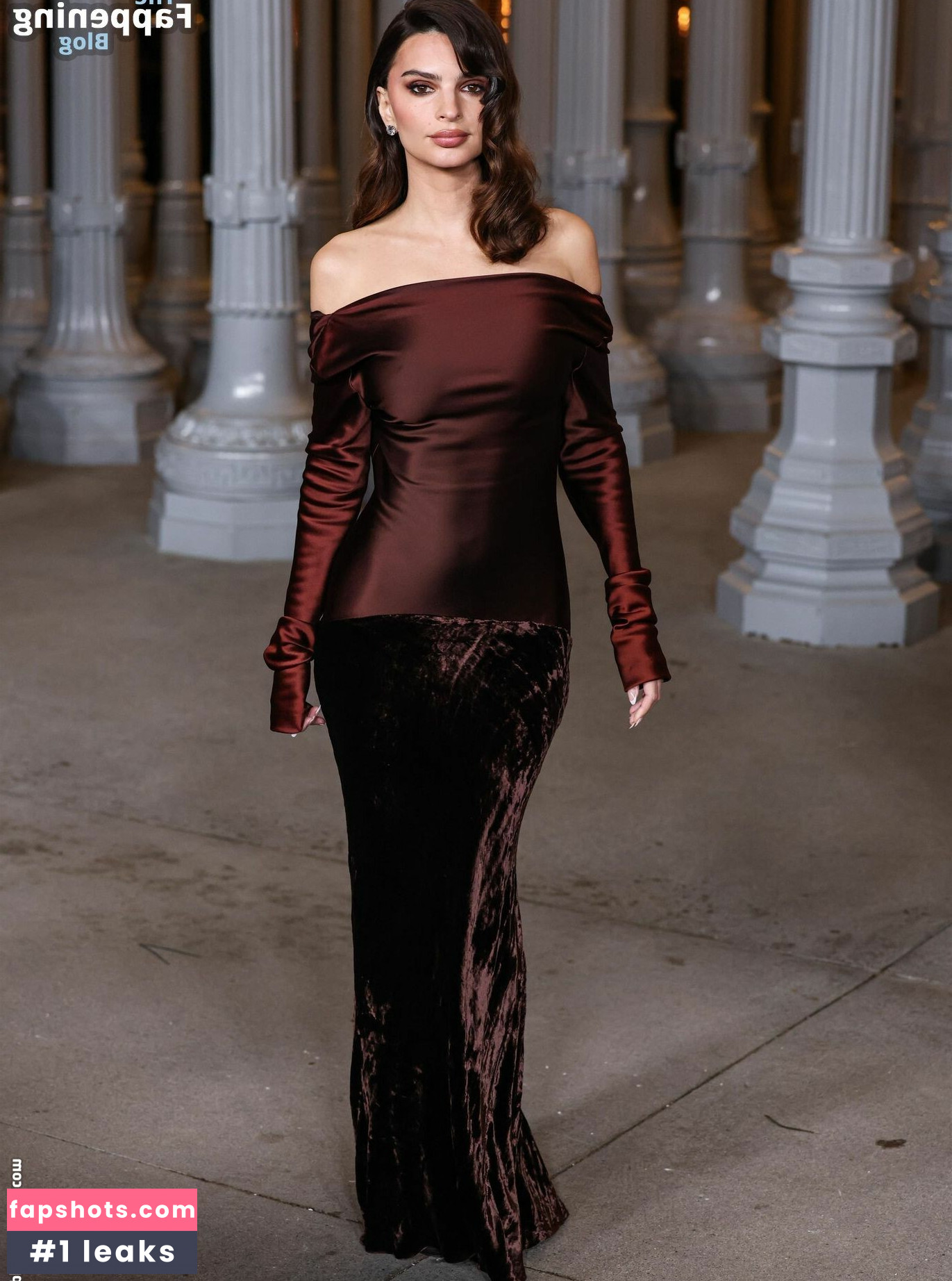 Emily Ratajkowski gallery photo #514