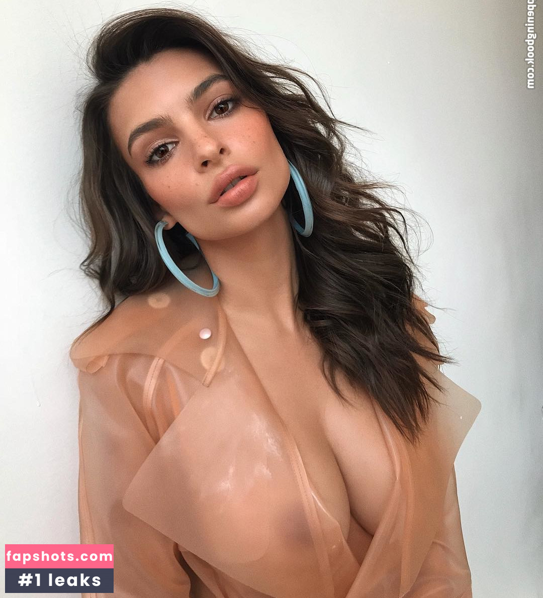 Emily Ratajkowski gallery photo #5142