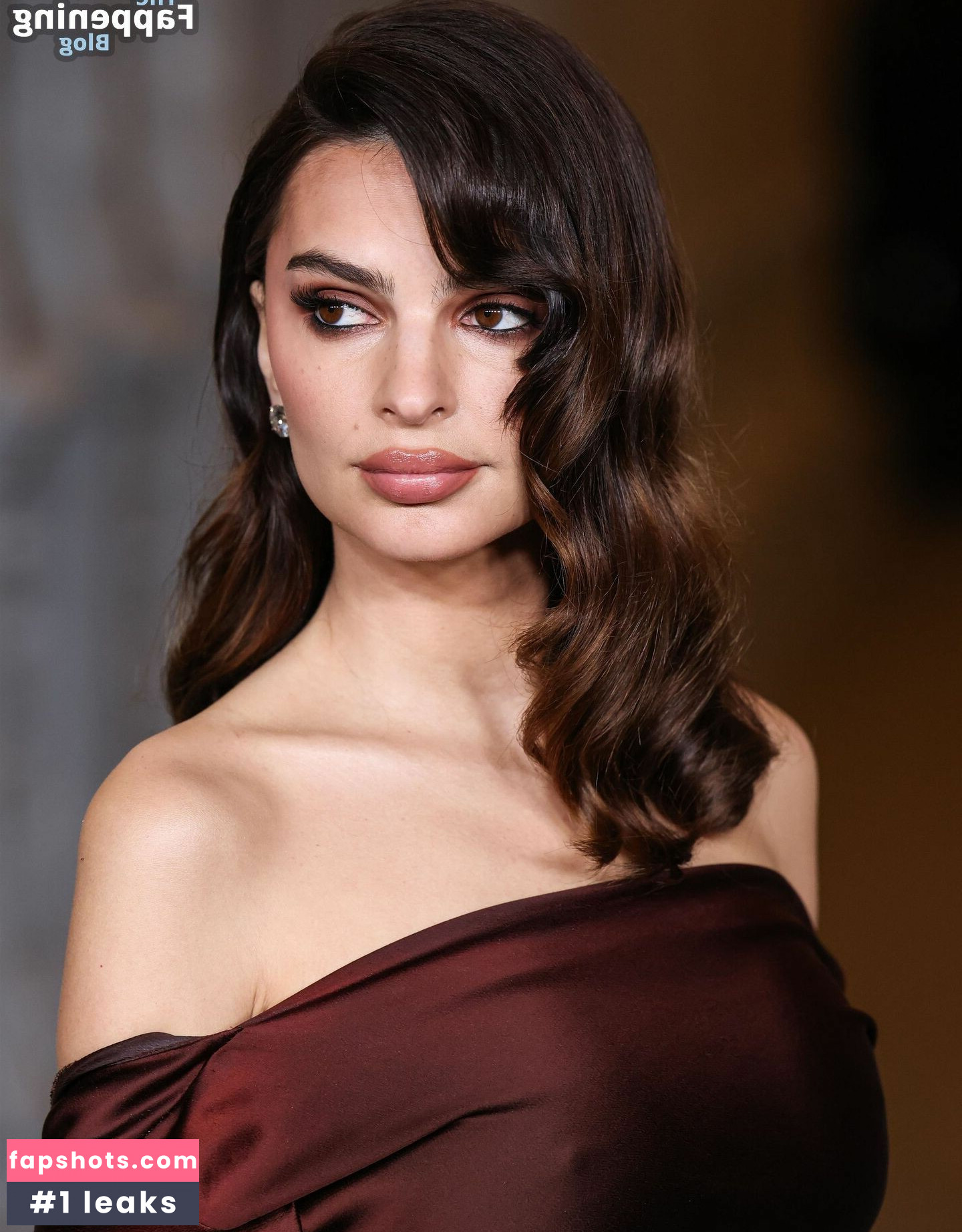 Emily Ratajkowski gallery photo #520