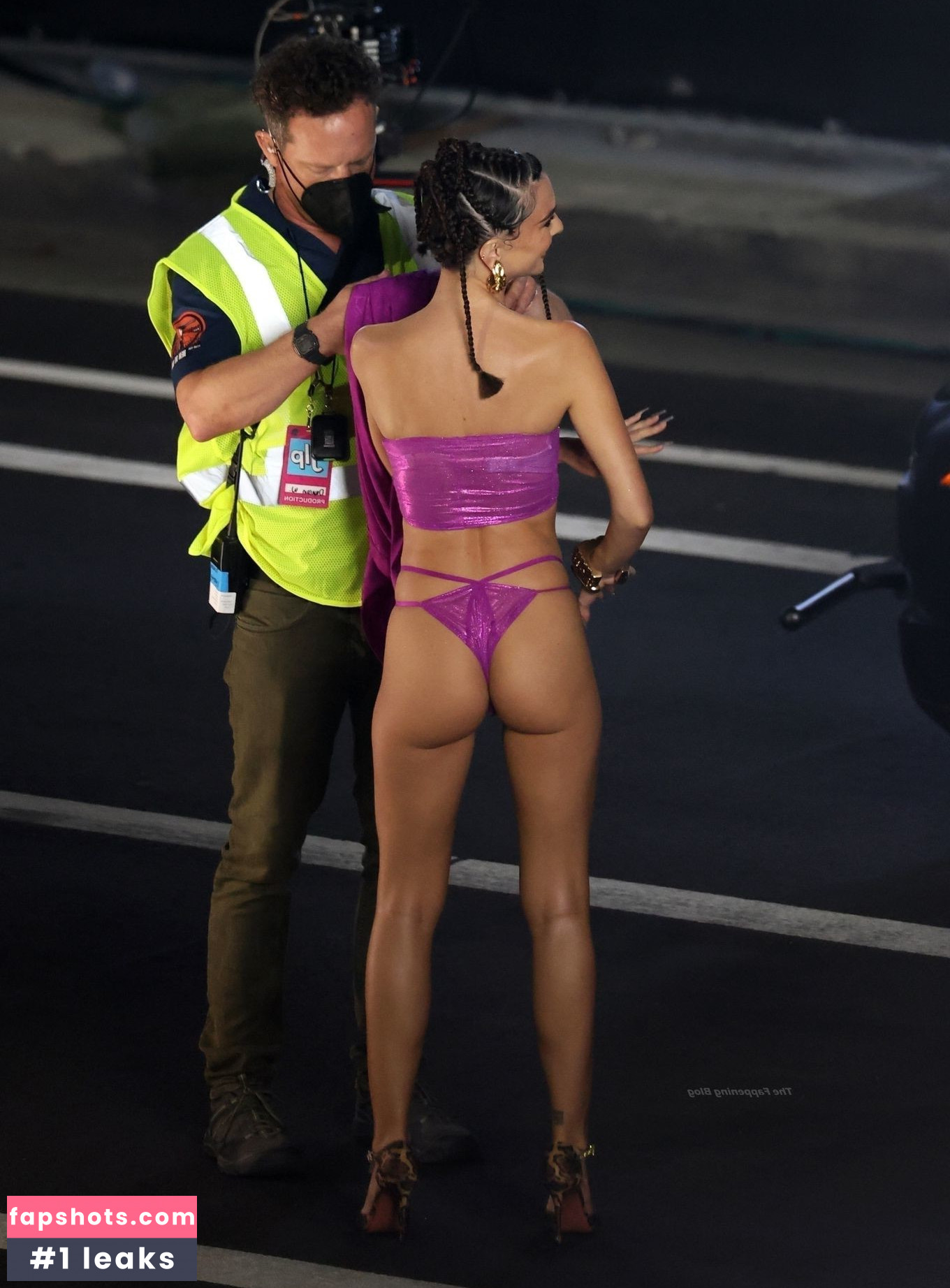 Emily Ratajkowski gallery photo #5211