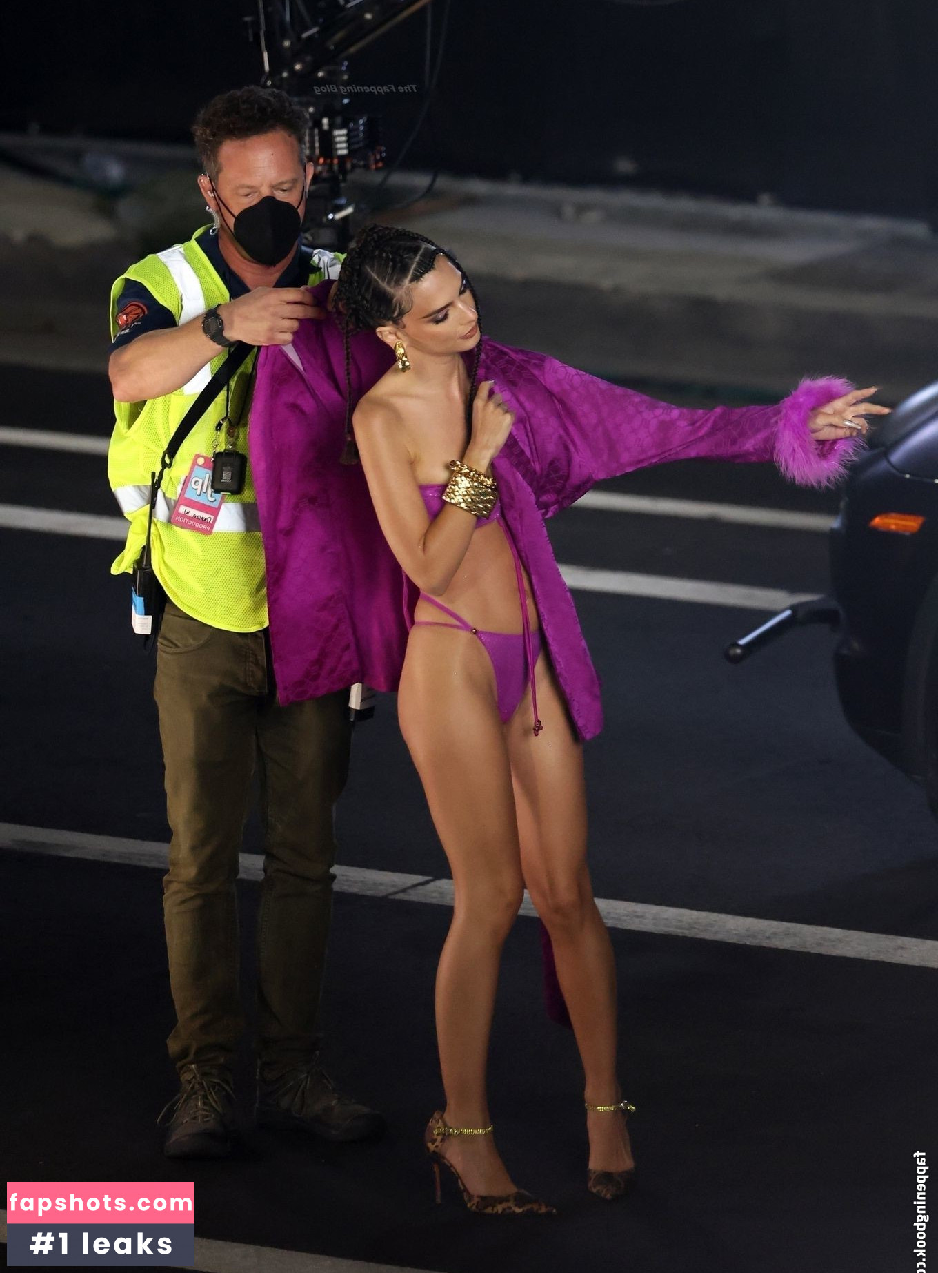 Emily Ratajkowski gallery photo #5216