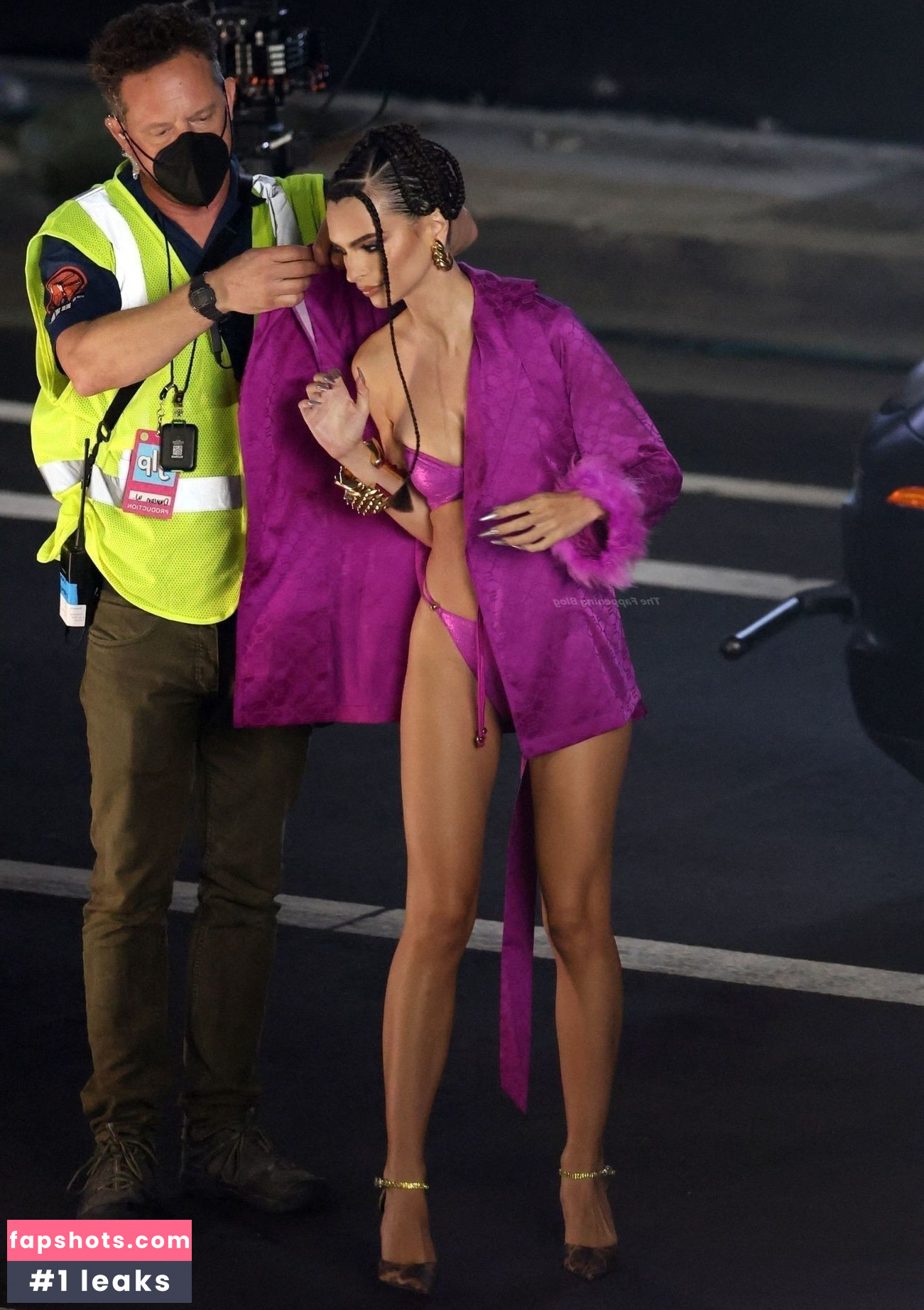 Emily Ratajkowski gallery photo #5218