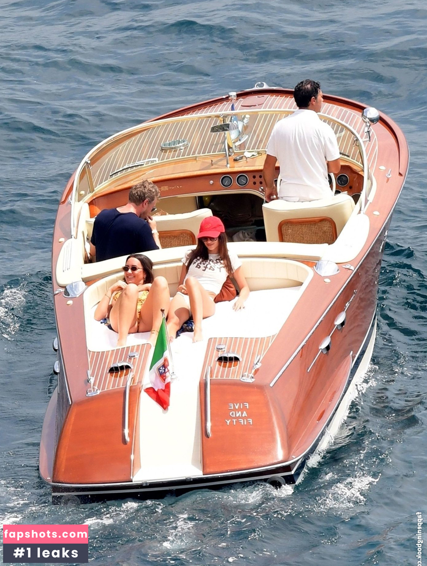 Emily Ratajkowski gallery photo #5245