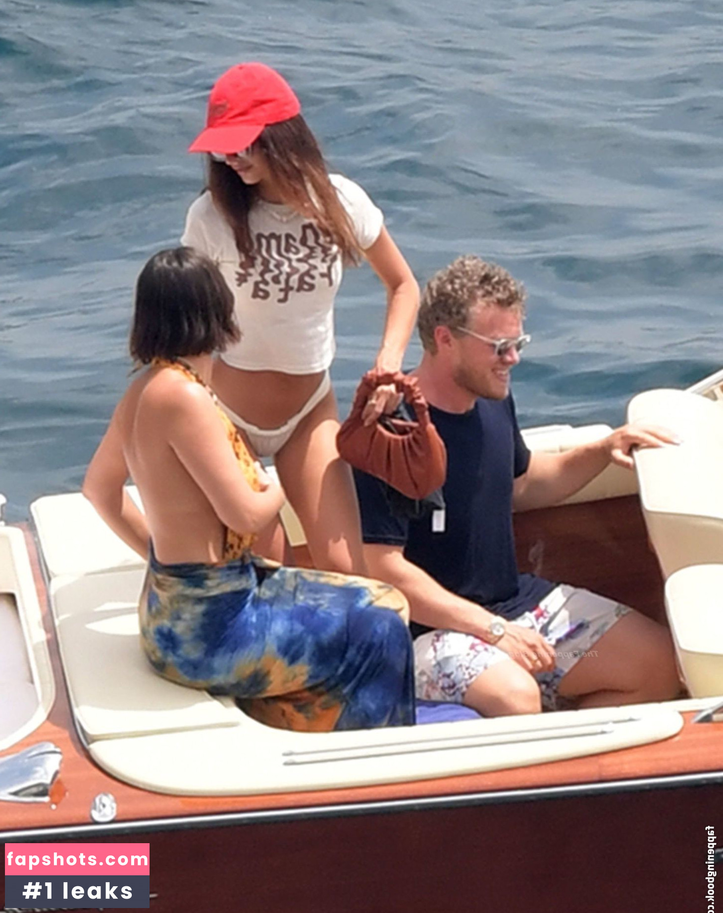 Emily Ratajkowski gallery photo #5248