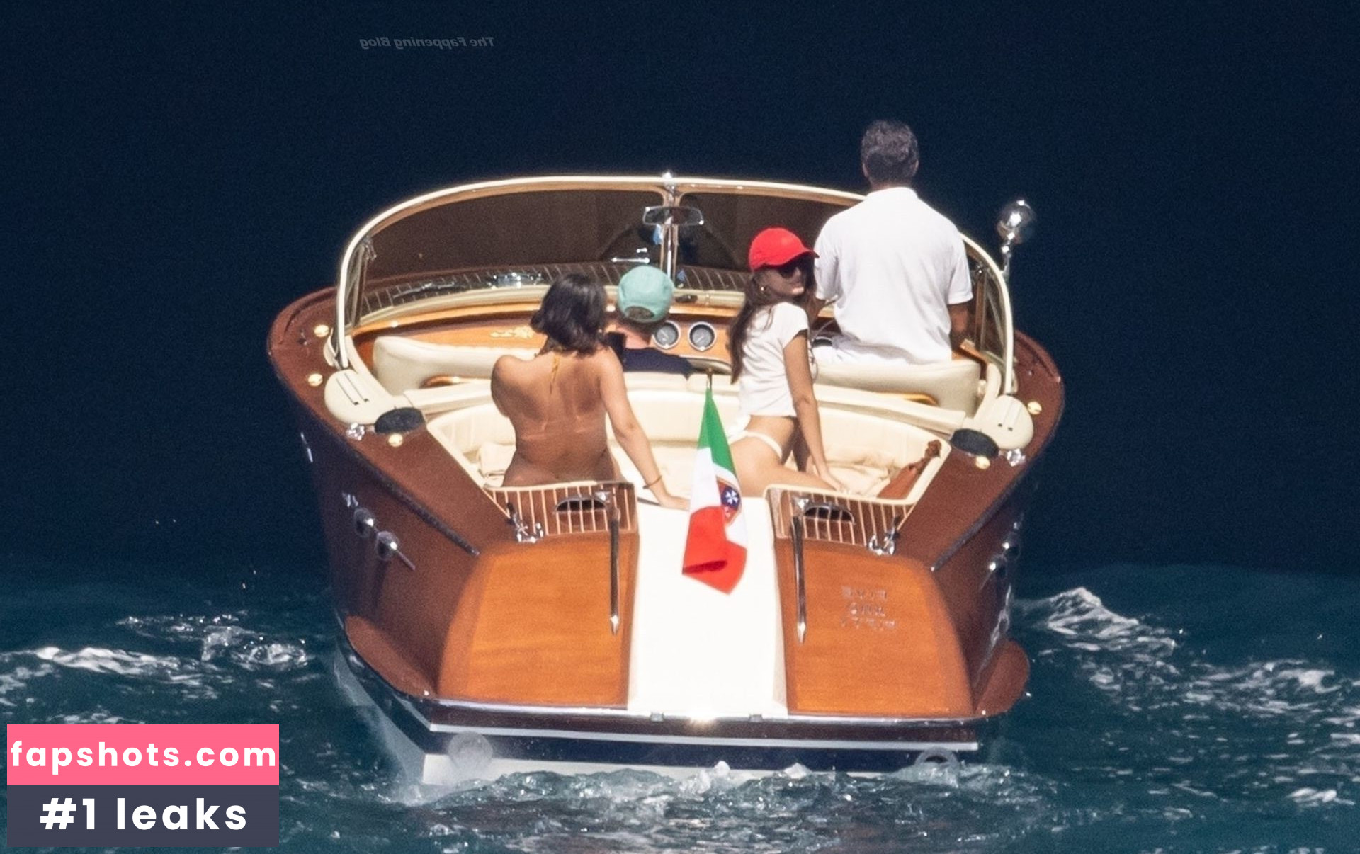 Emily Ratajkowski gallery photo #5250