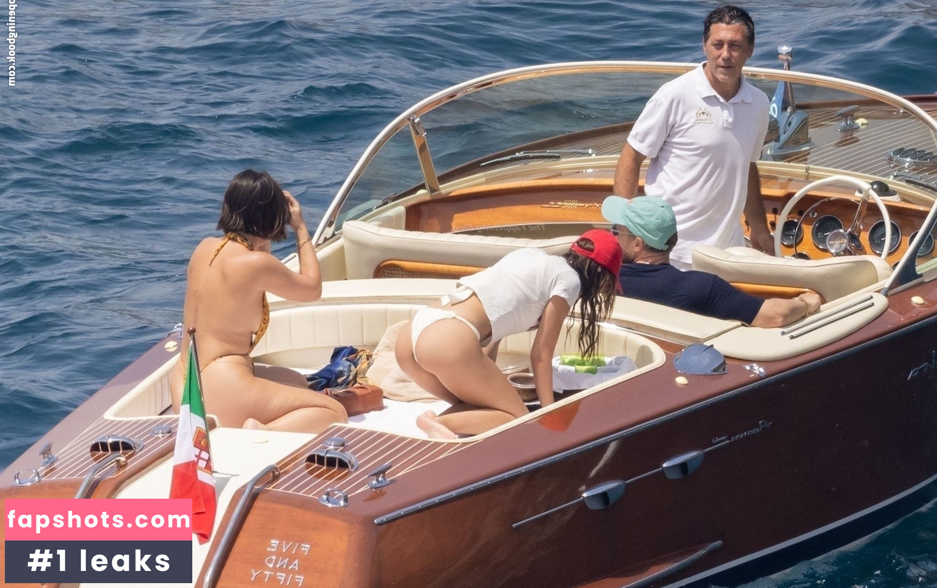 Emily Ratajkowski gallery photo #5256