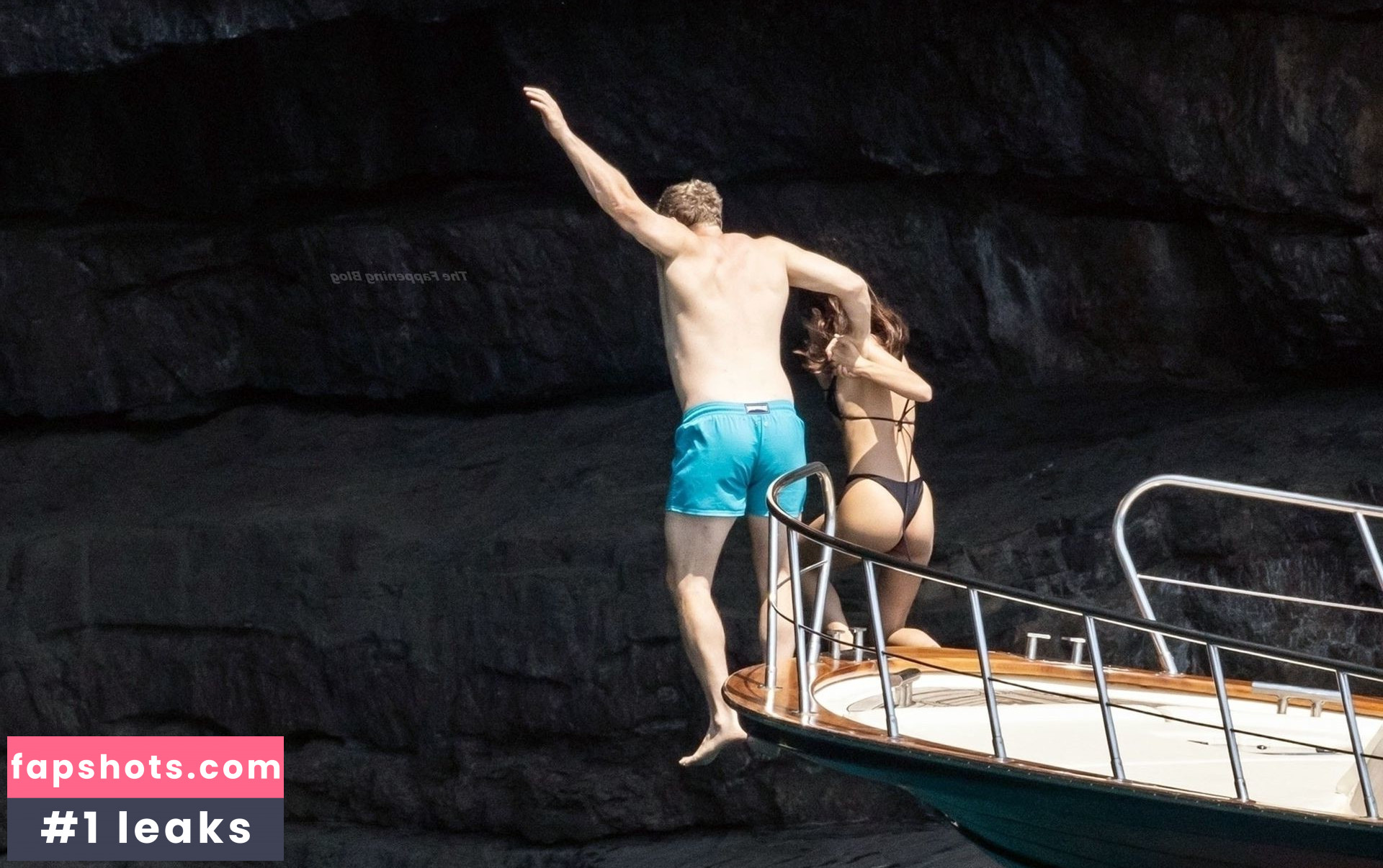 Emily Ratajkowski gallery photo #5279