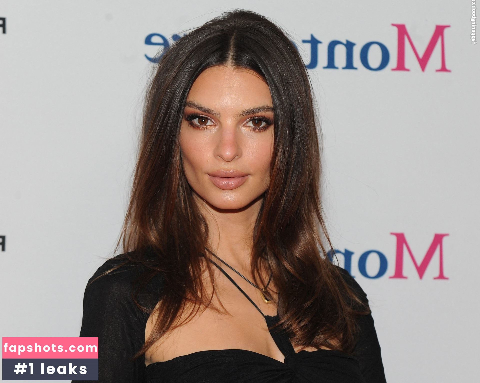 Emily Ratajkowski gallery photo #5308