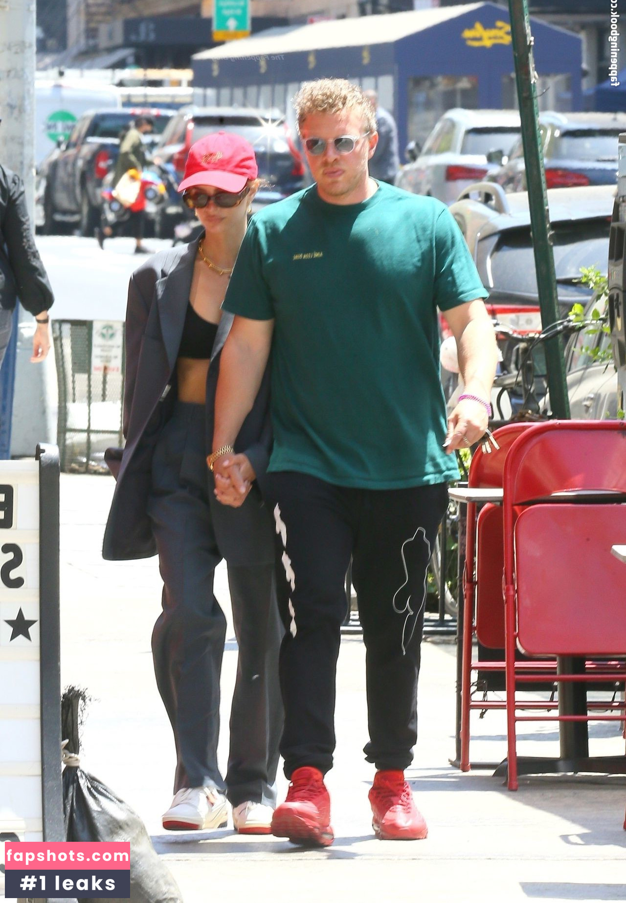 Emily Ratajkowski gallery photo #5325