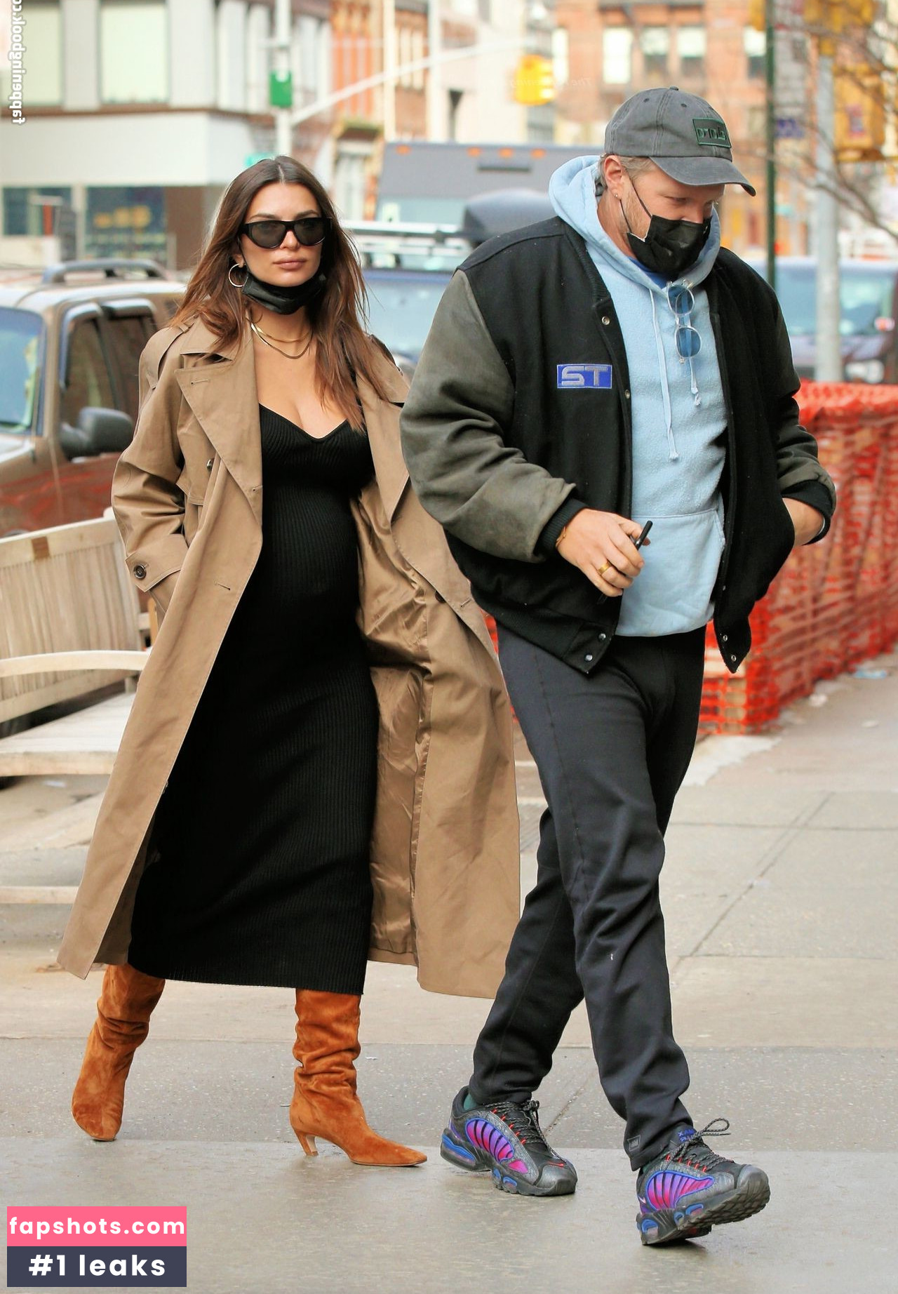 Emily Ratajkowski gallery photo #5342