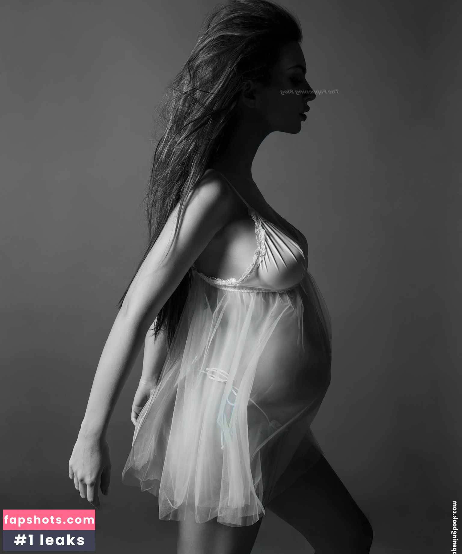 Emily Ratajkowski gallery photo #5359