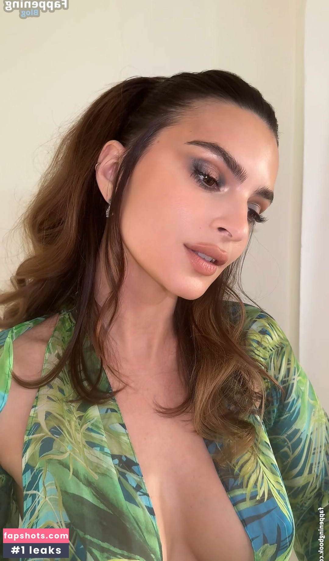 Emily Ratajkowski gallery photo #539