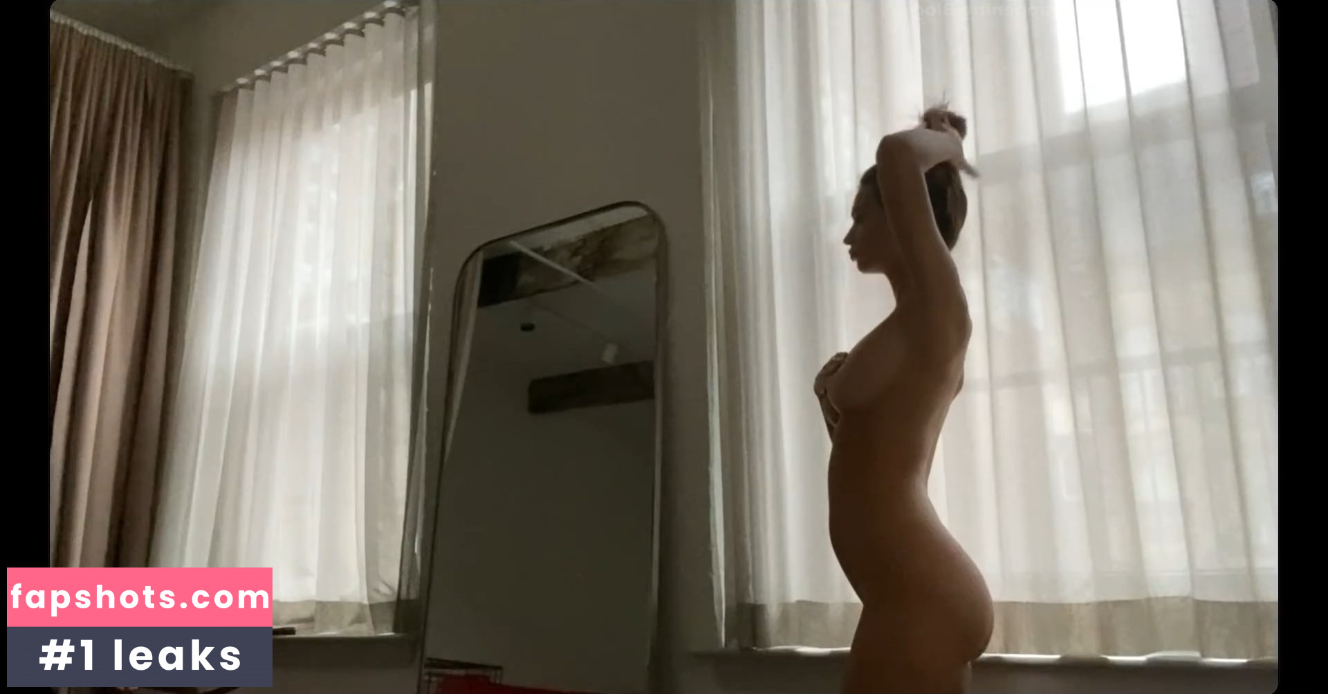 Emily Ratajkowski gallery photo #5417