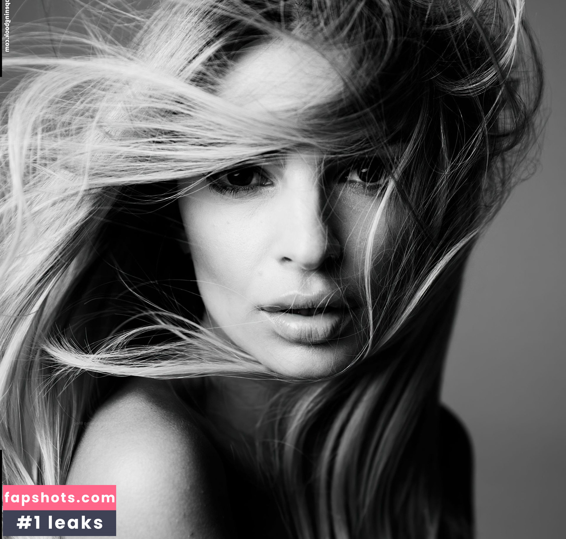 Emily Ratajkowski gallery photo #5447