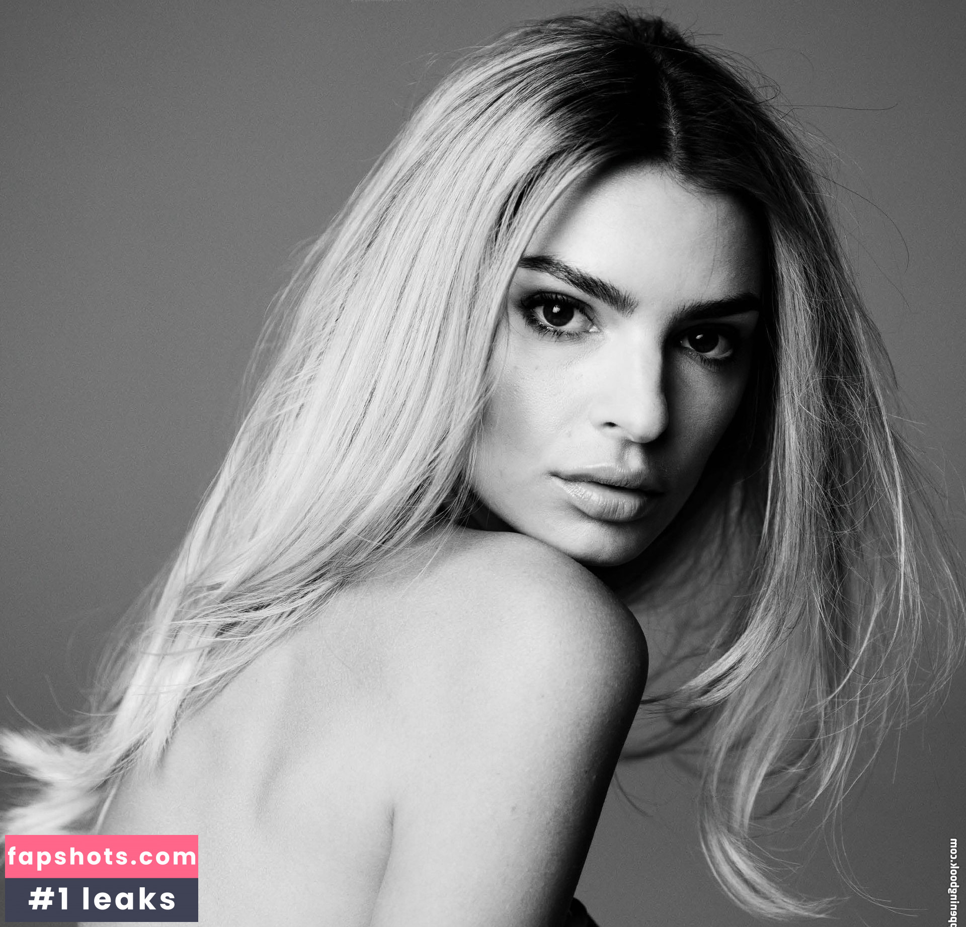 Emily Ratajkowski gallery photo #5448