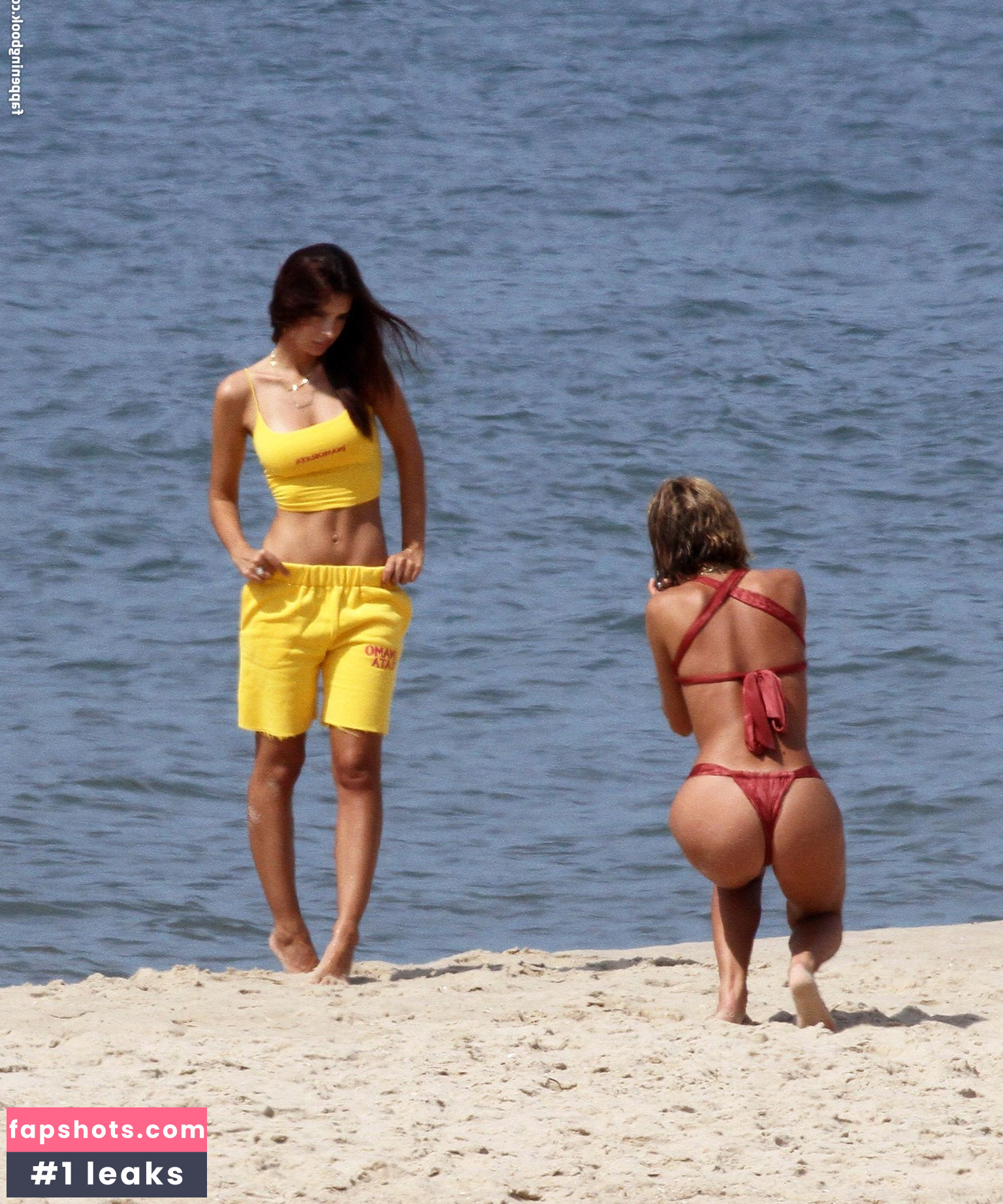 Emily Ratajkowski gallery photo #5495